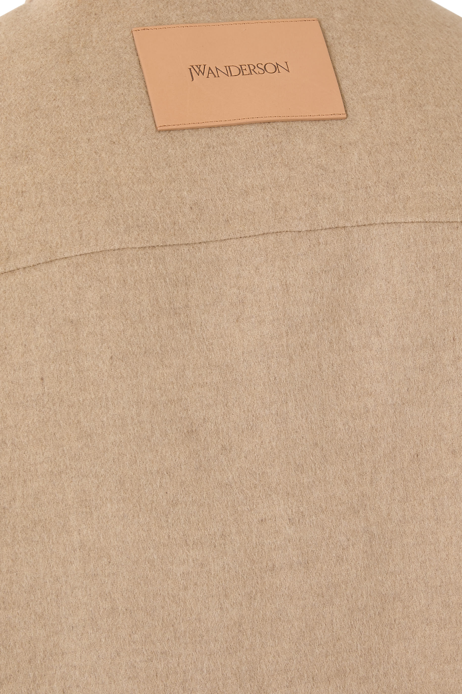 جاكيت بنمط قميص بقصة فضفاضة