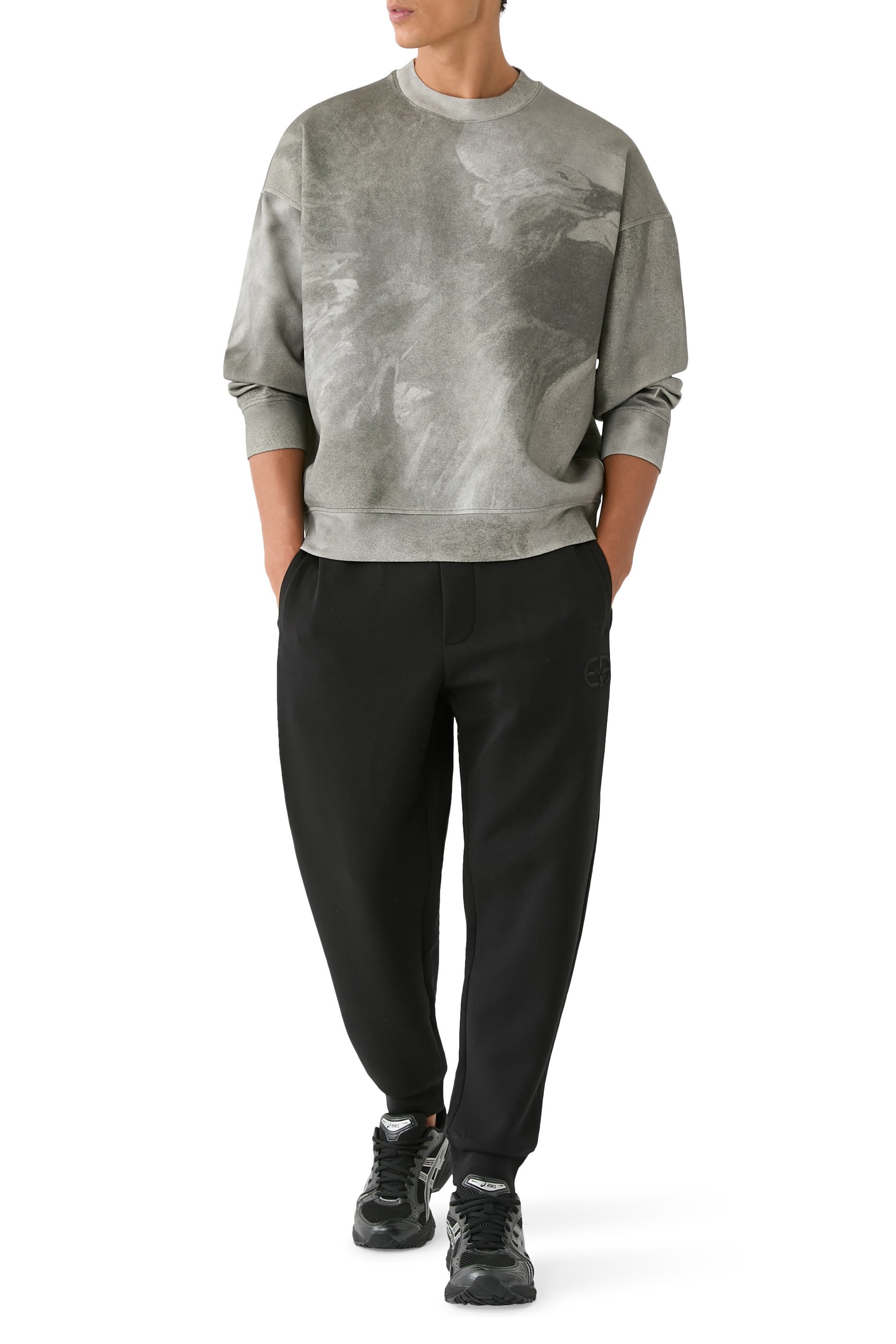 سويت شيرت بنقشة شعار الماركة الرقمية