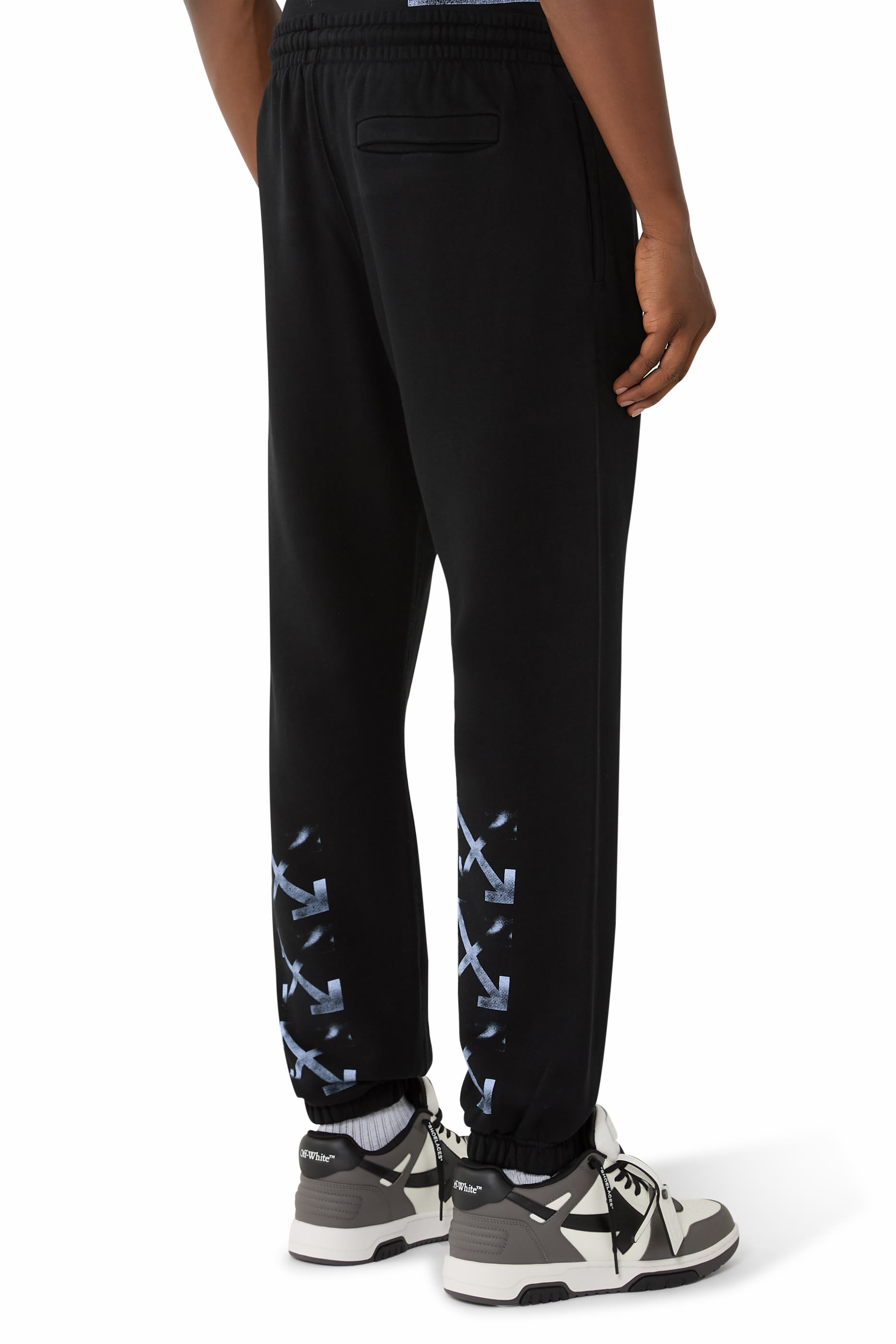 بنطال رياضي بشعار الماركة ستنسل