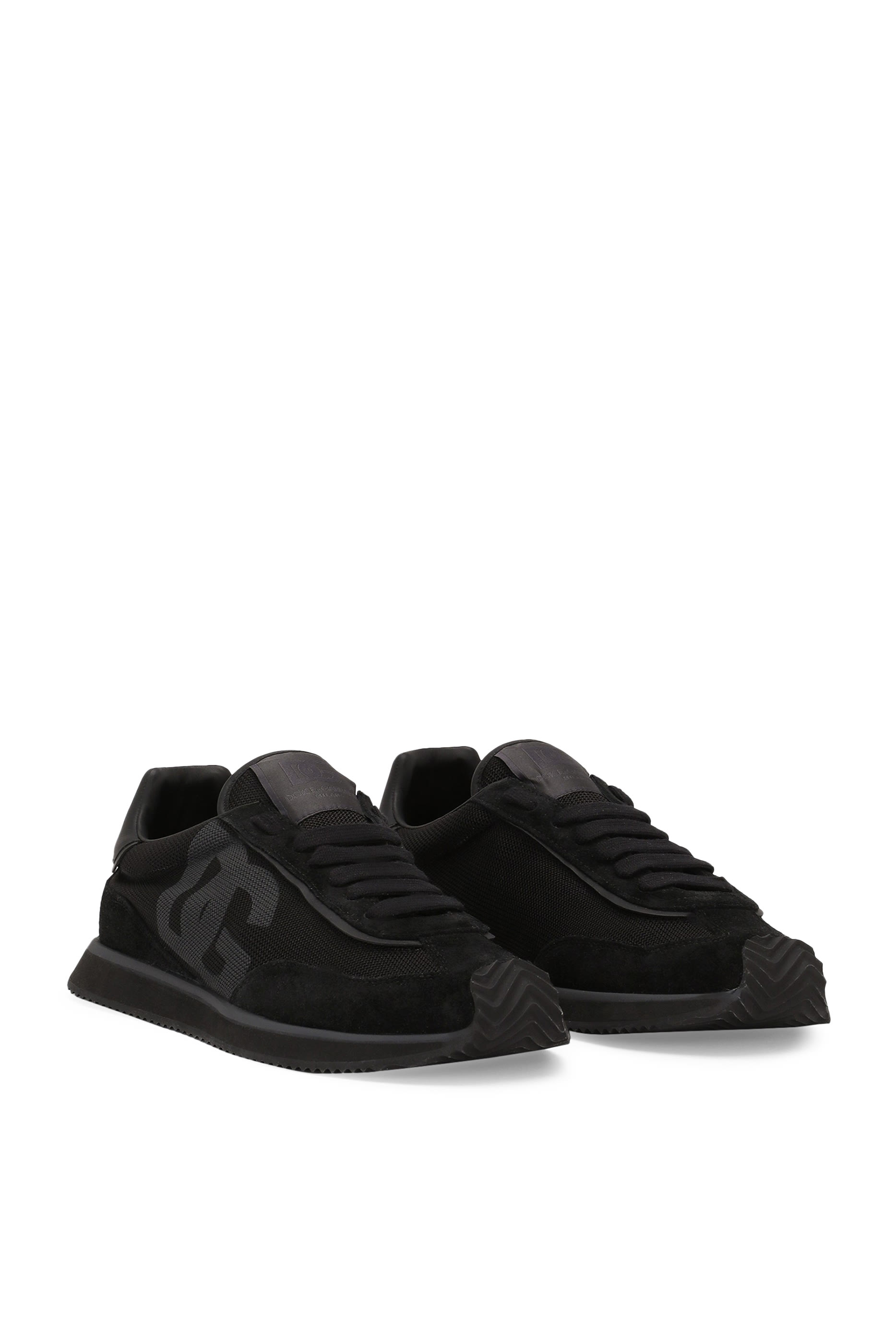 سنيكرز كوشن بشعار الماركة