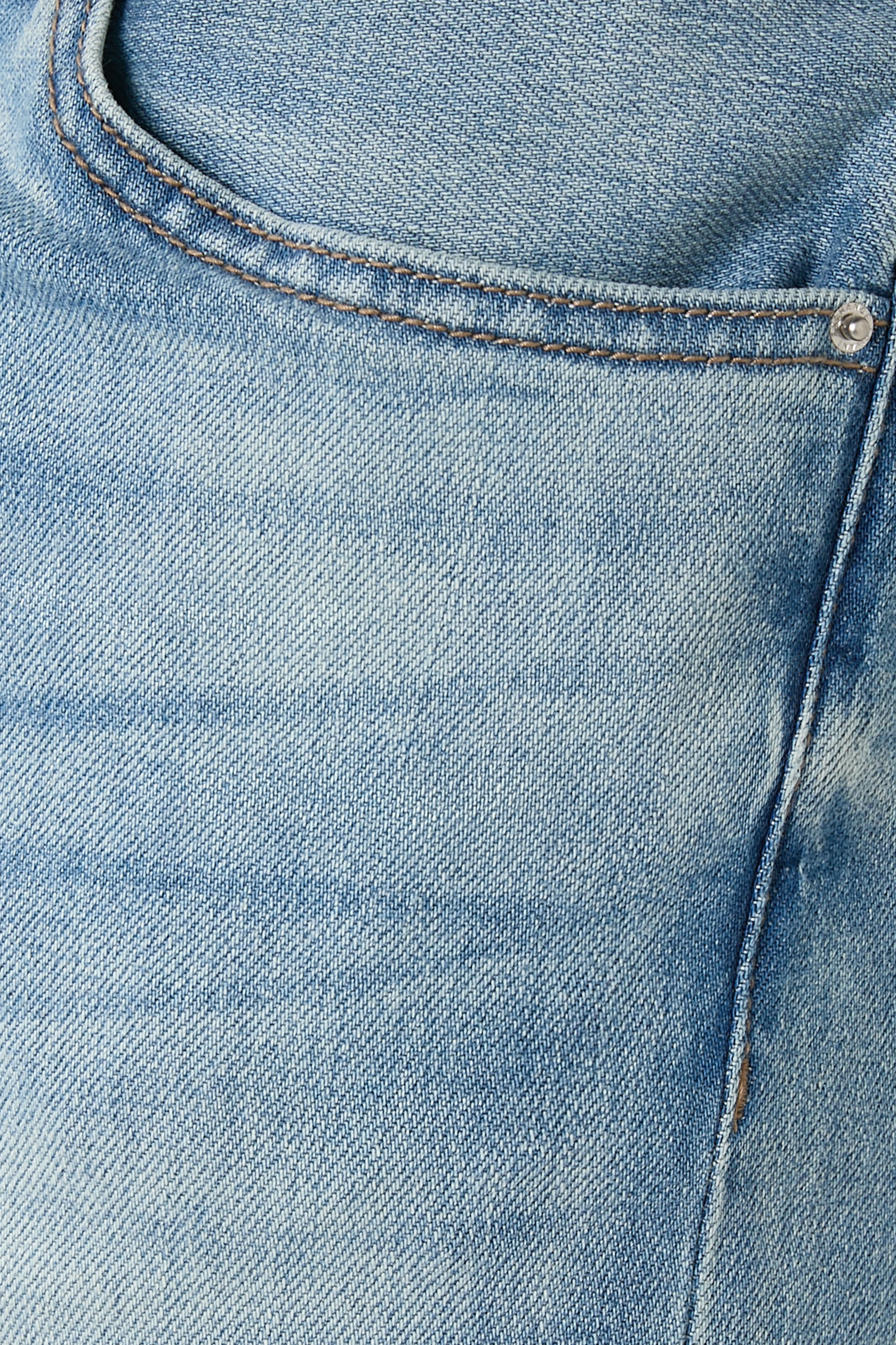 بنطال بقصة ضيقة خمس جيوب دنيم