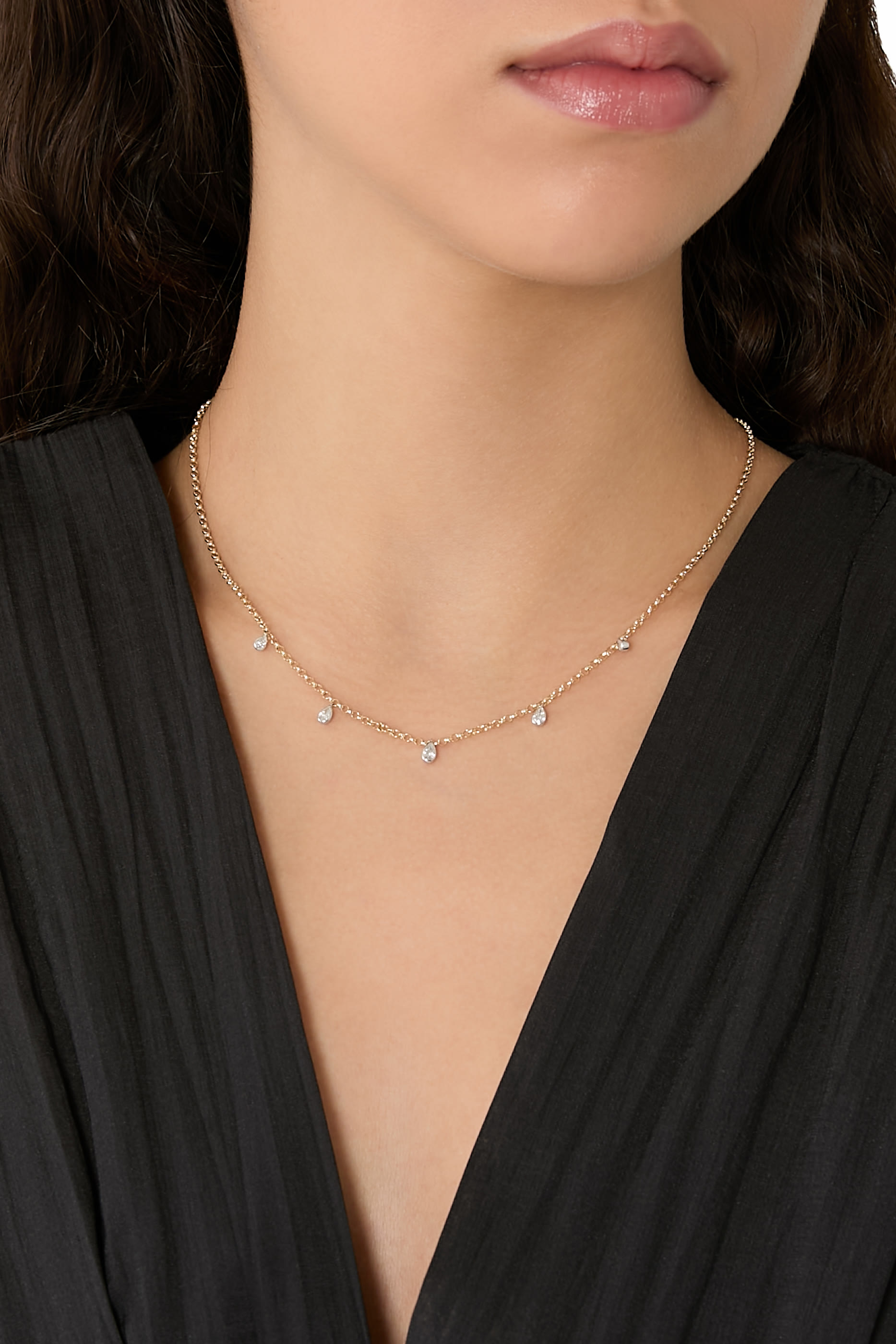 قلادة بحلي صغيرة بتصميم قطرة مرصعة بالماس، ذهب أصفر عيار 18