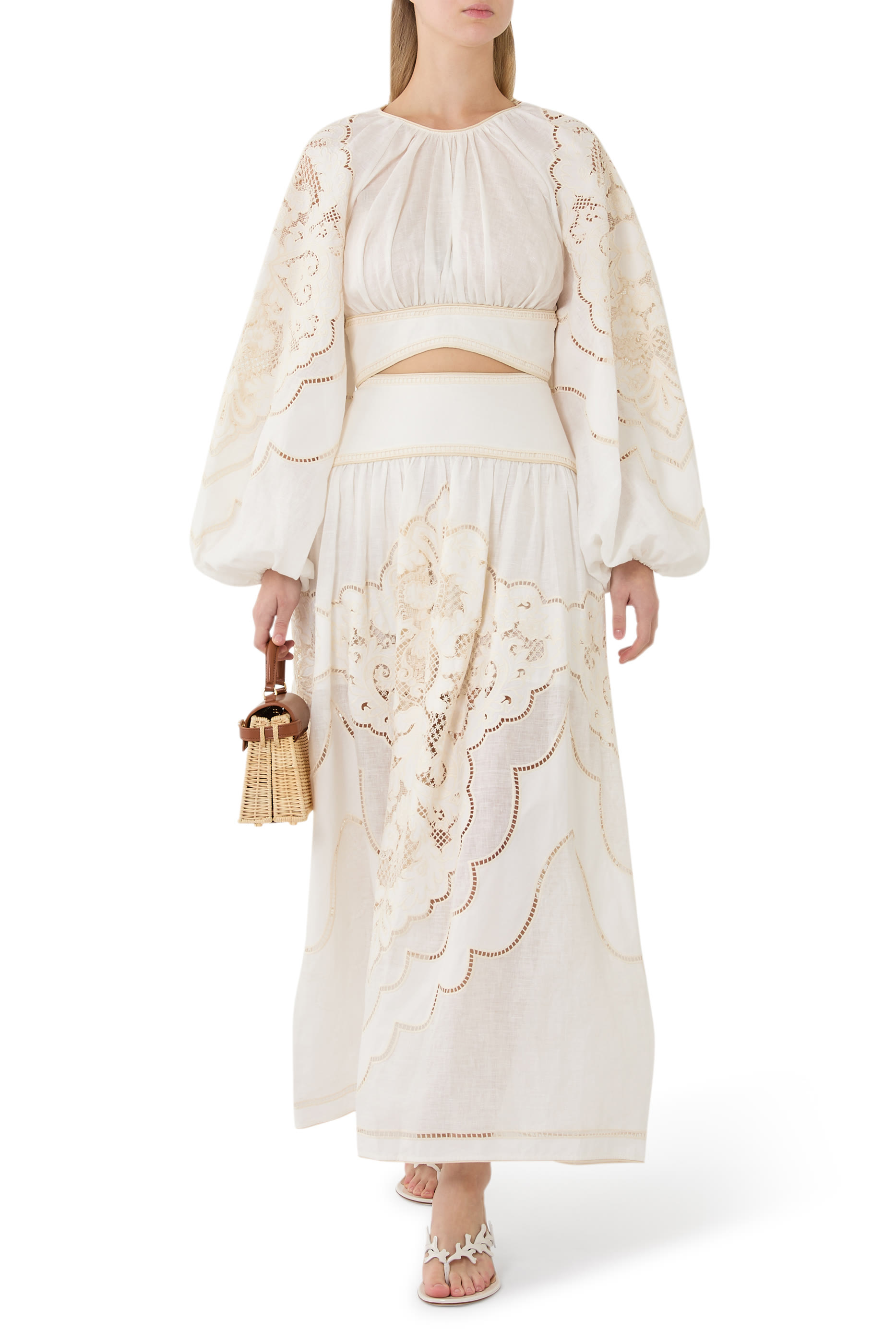 بلوزة دايلايت مطرزة