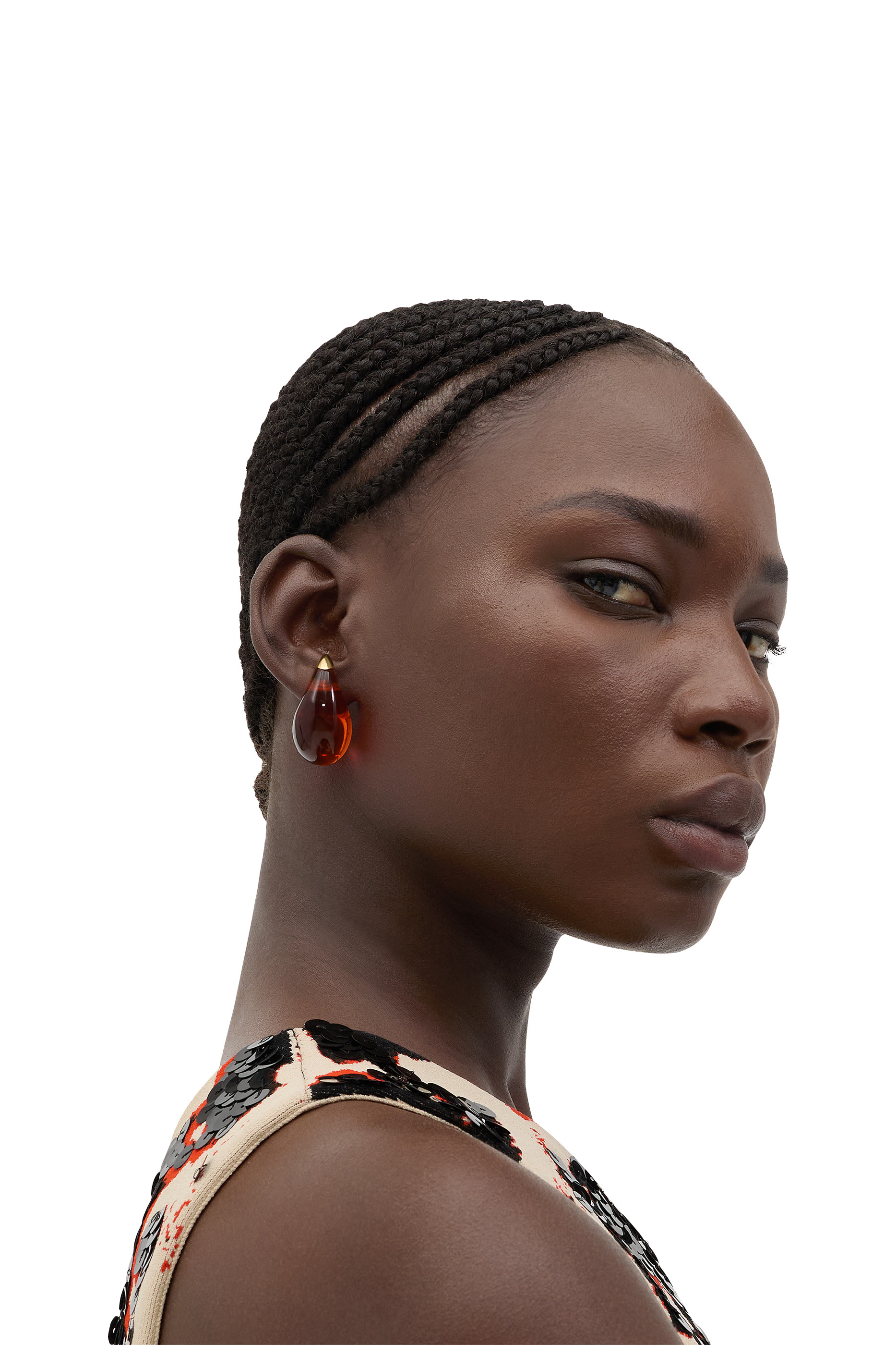 أقراط متدلية صغيرة