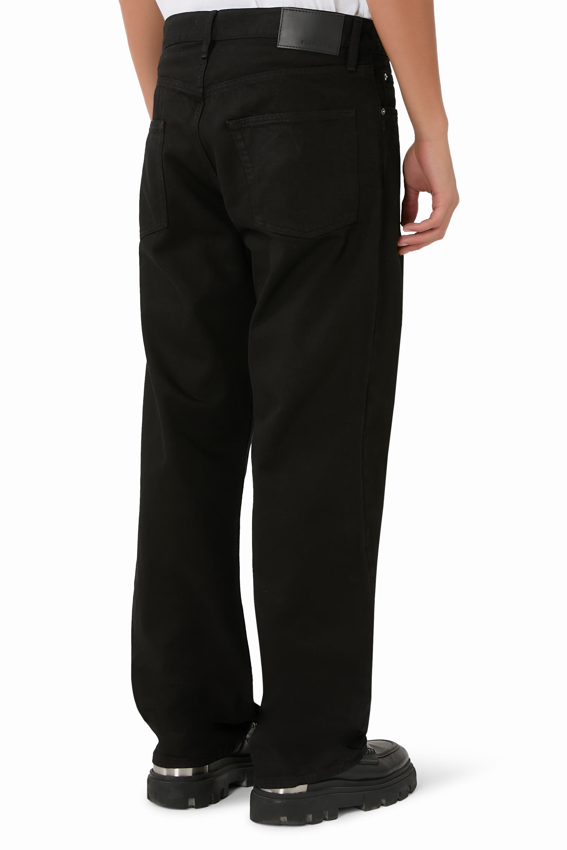 بنطال دنيم مصبوغ بقصة واسعة