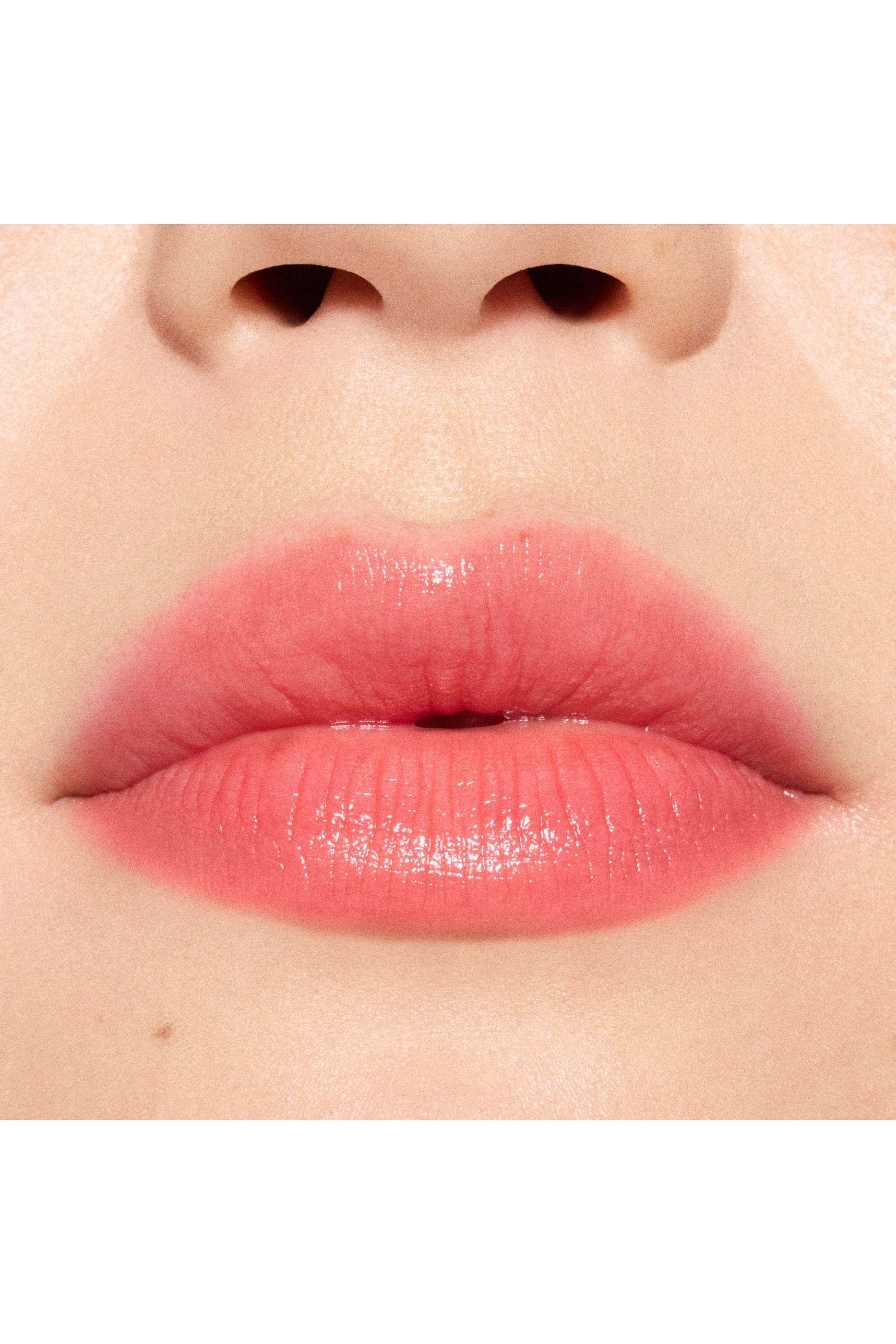 مرطب شفاه جلو بلاي من تشكيلة ميتامورفوزيس