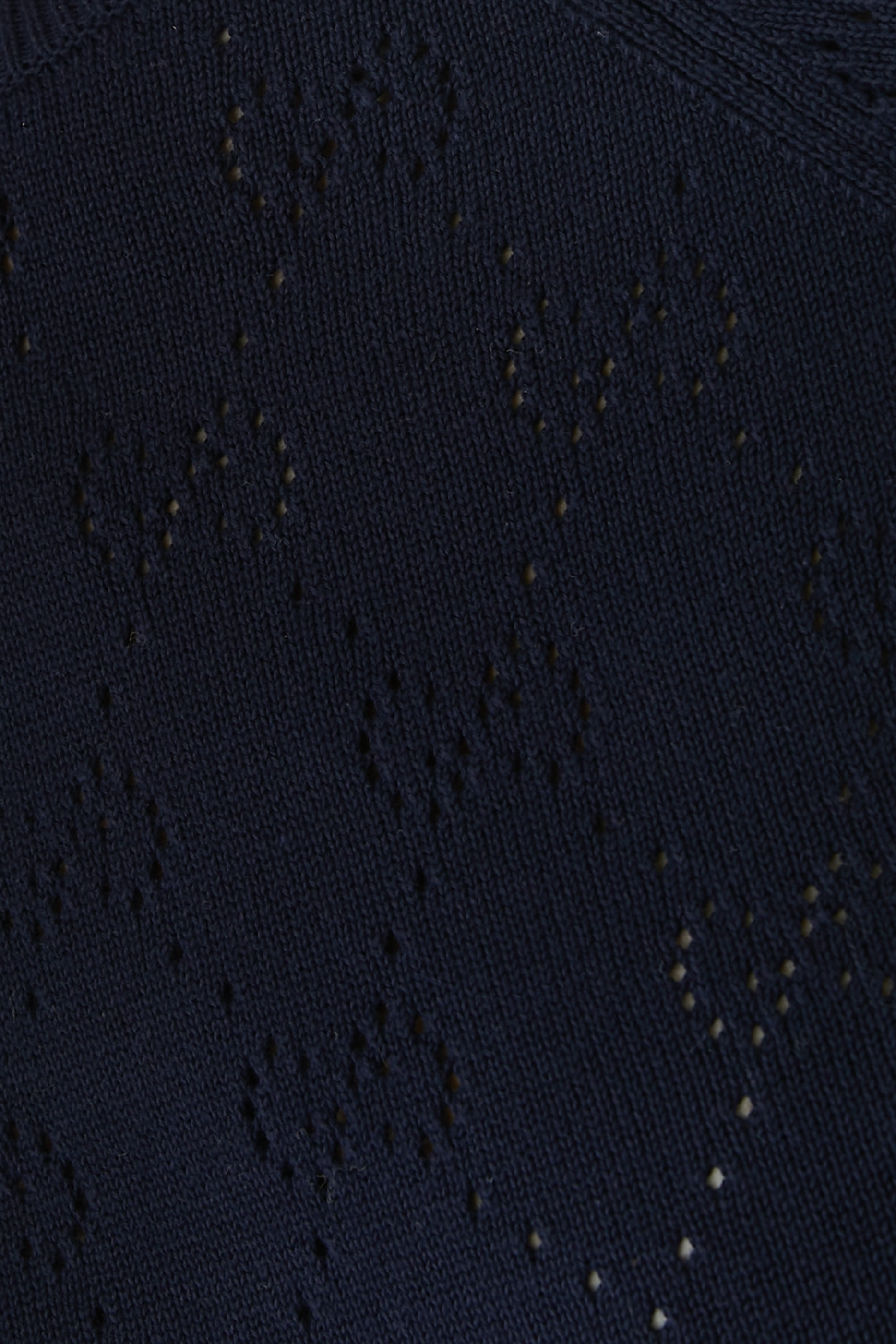 بلوزة بياقة ضيقة قطن