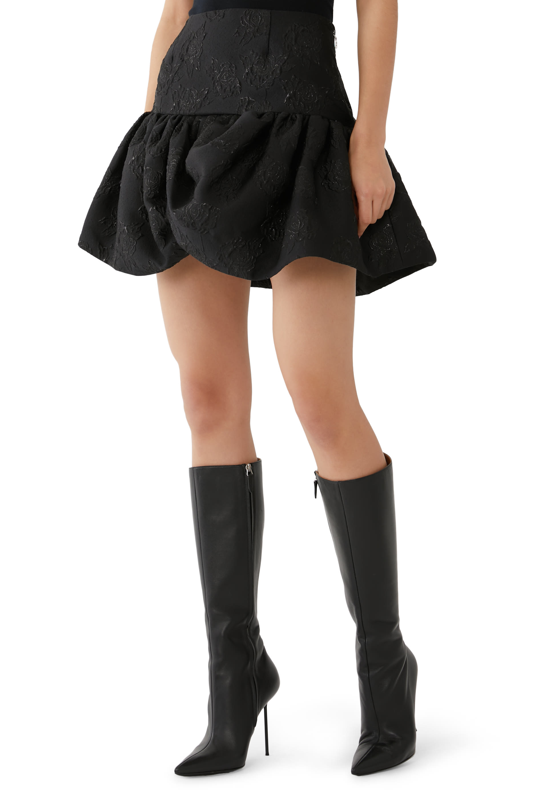 تنورة قصيرة جاكار