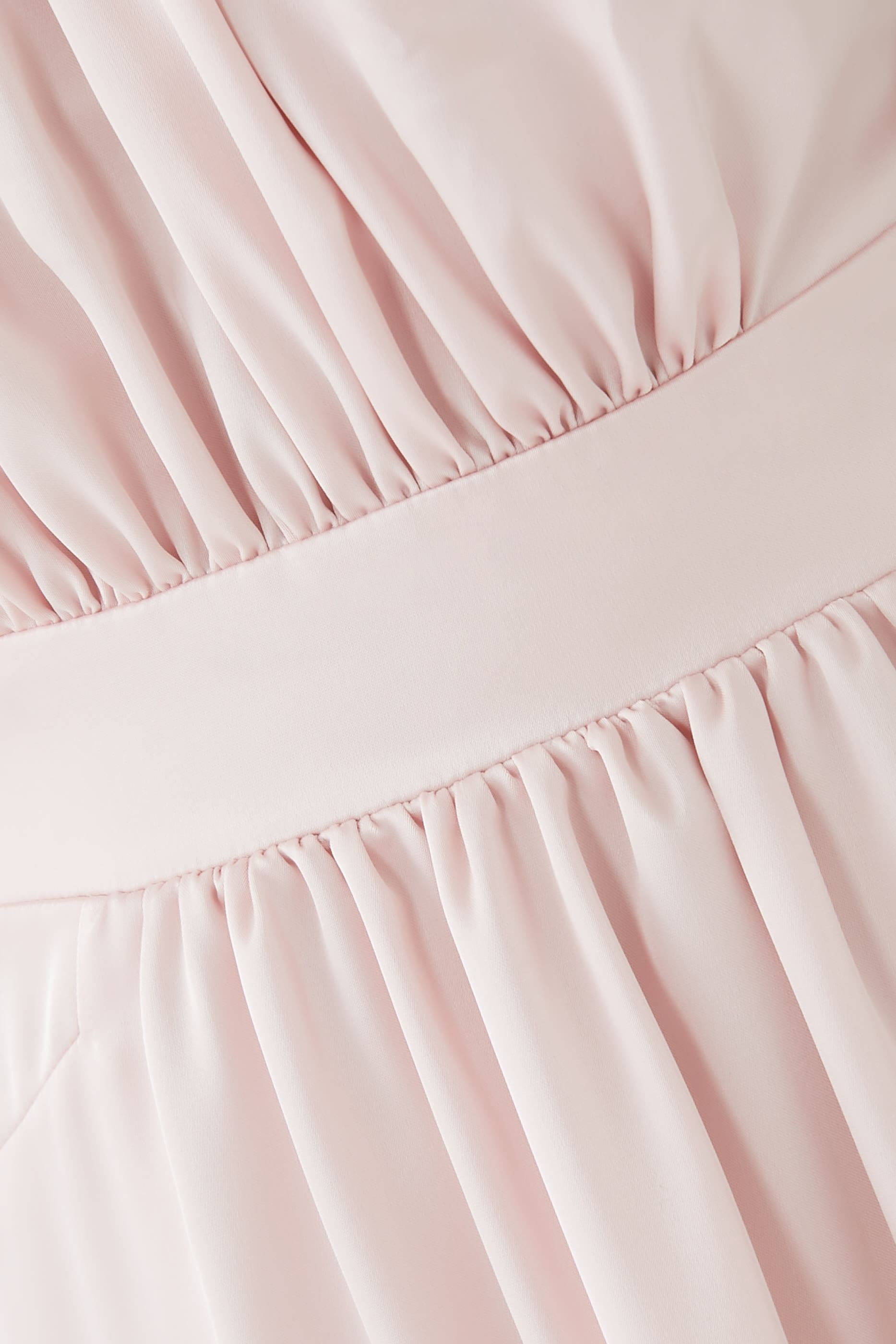 فستان بتصميم منفوخ متوسط الطول ساتان