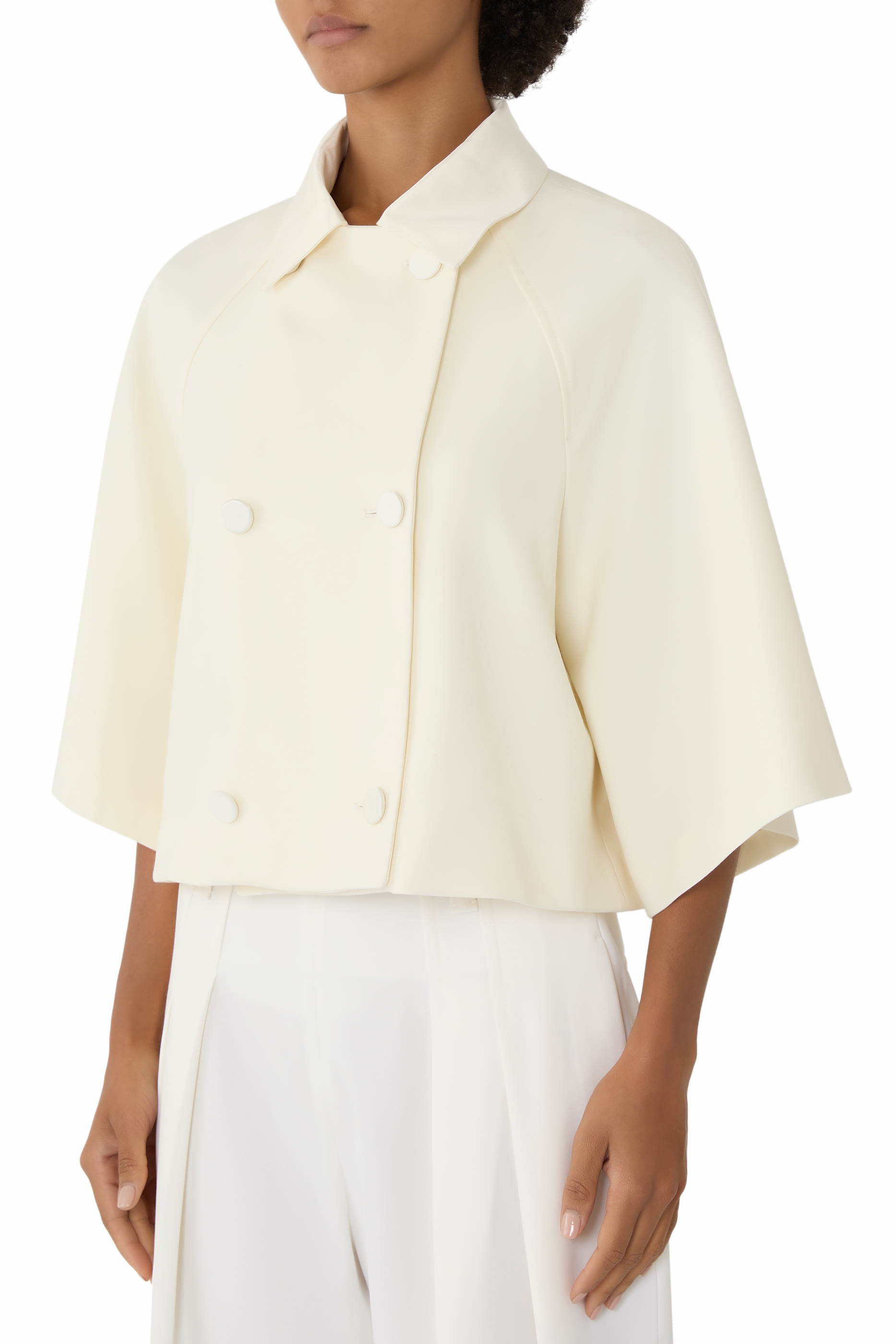 جاكيت قصير بصفي أزرار للإغلاق