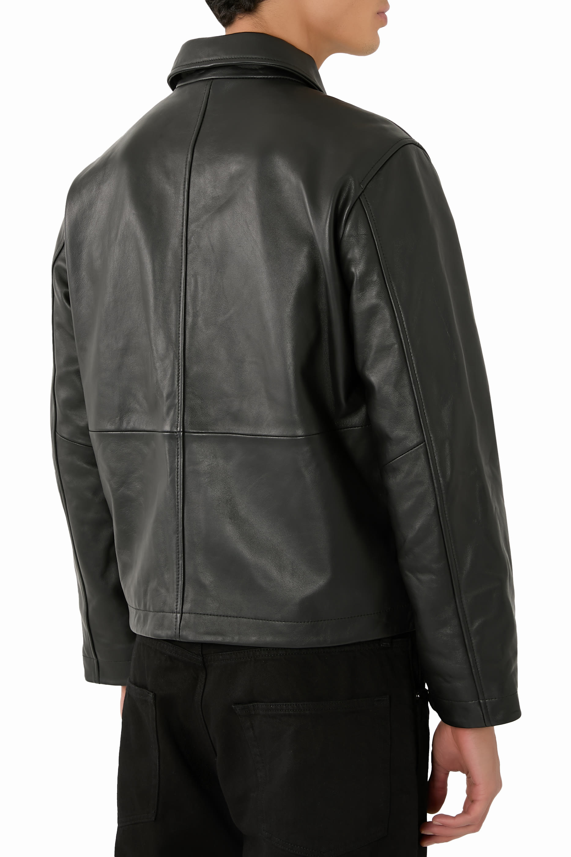 جاكيت جلد قصيرة