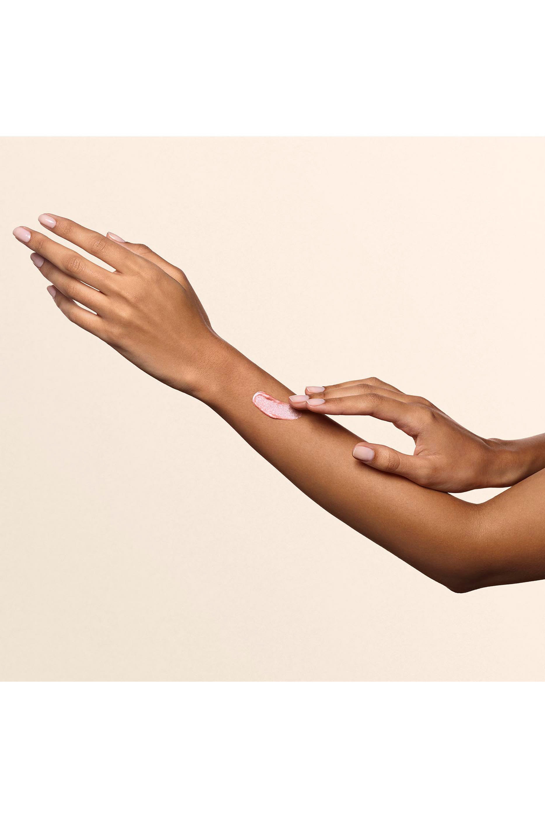 ملمّع بورن إن روما معطر للجسم