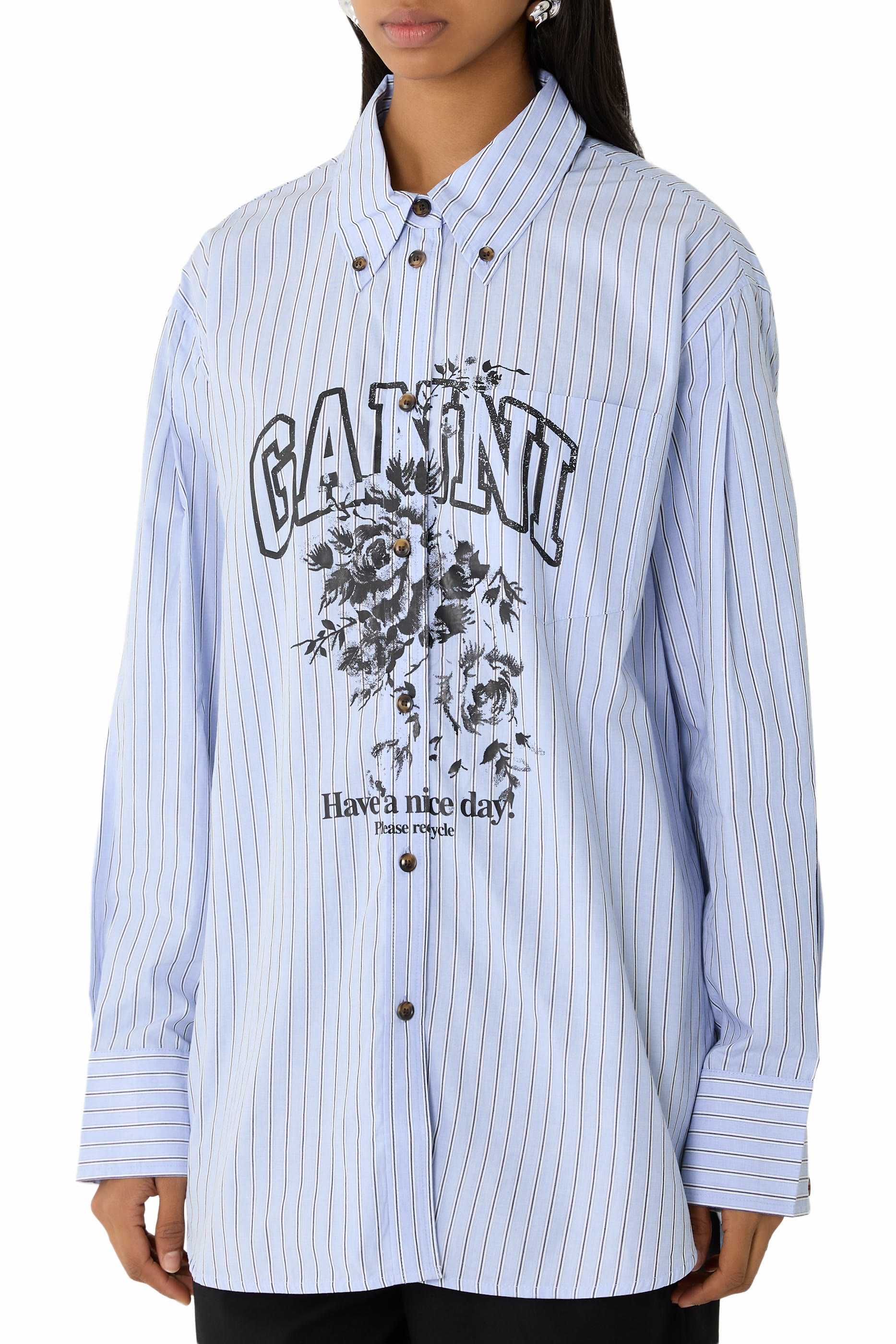 قميص مخطط بشعار الماركة