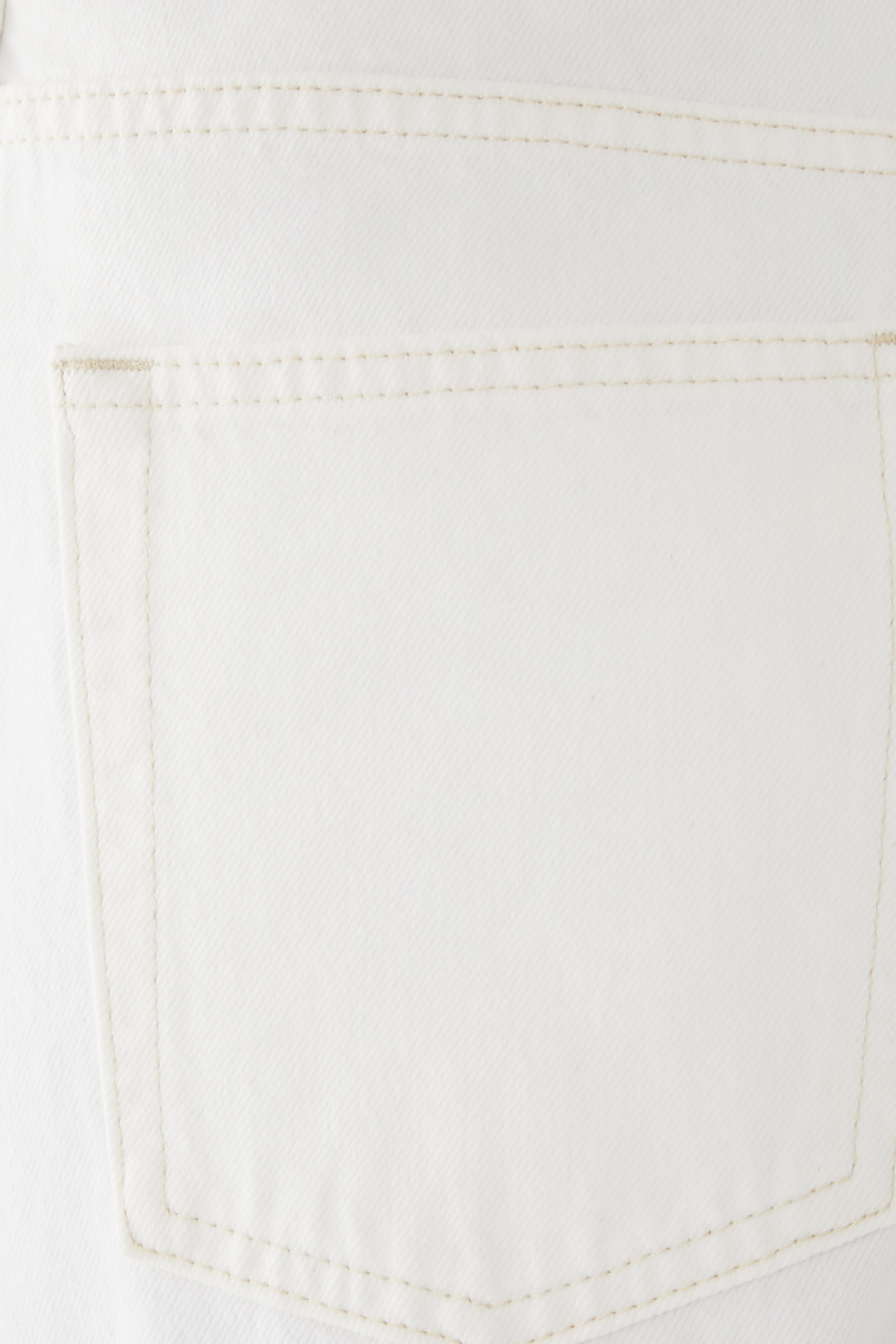 بنطال جينز بخصر منخفض وقصة واسعة