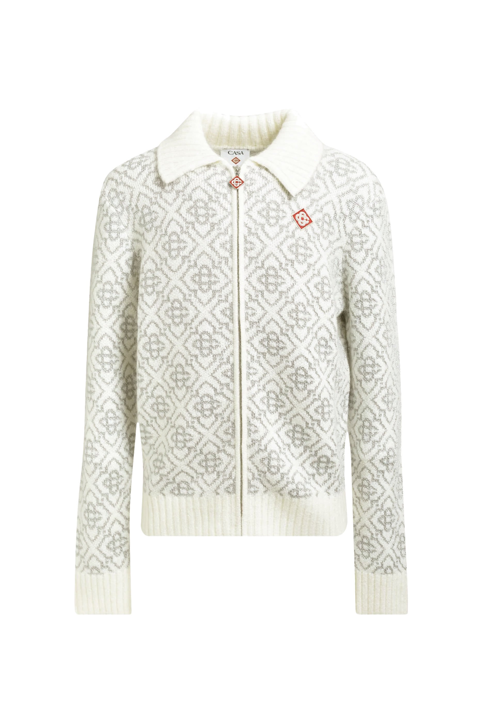 كنزة بسحاب ونقشة حرف شعار الماركة