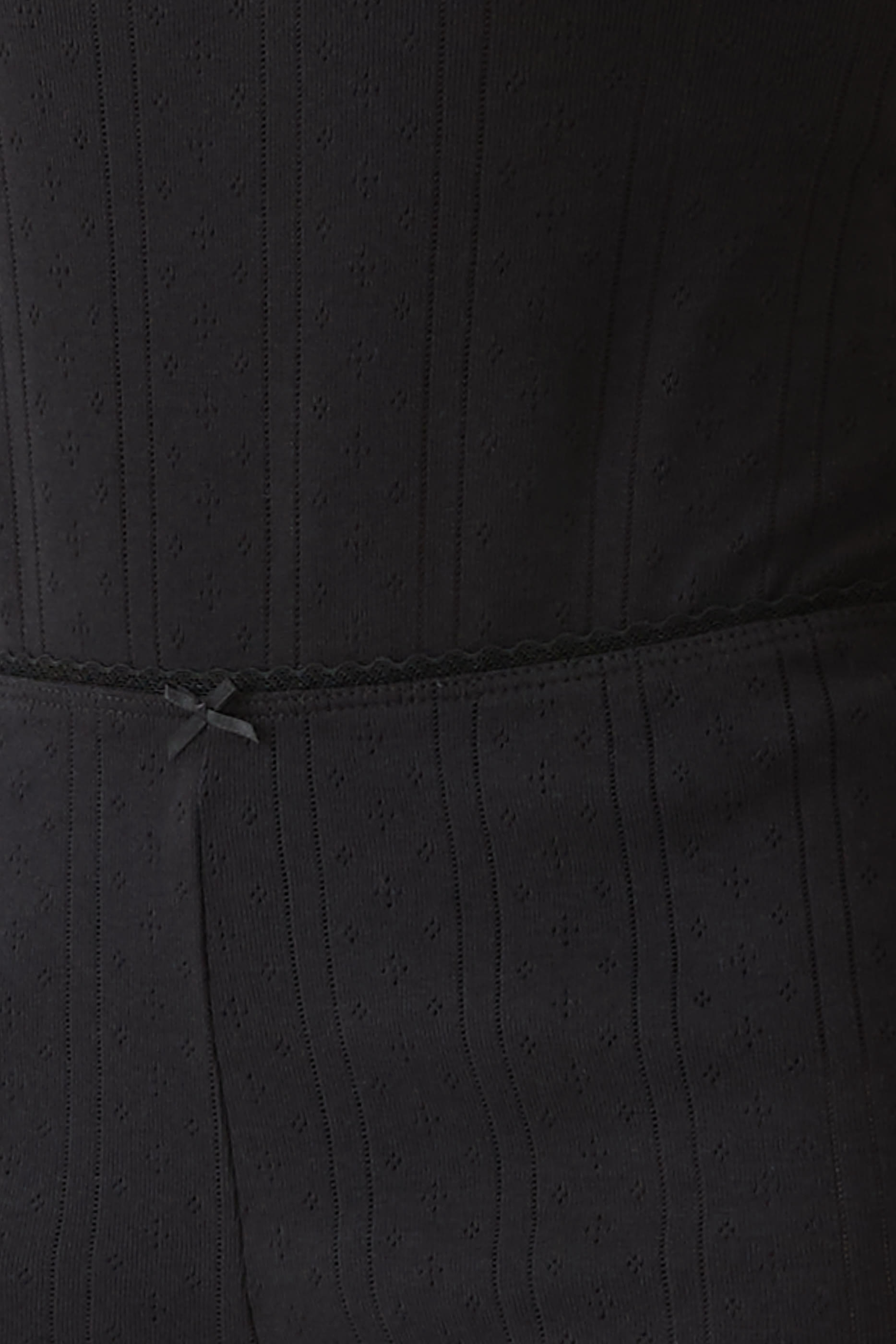 شورت قصير جدا