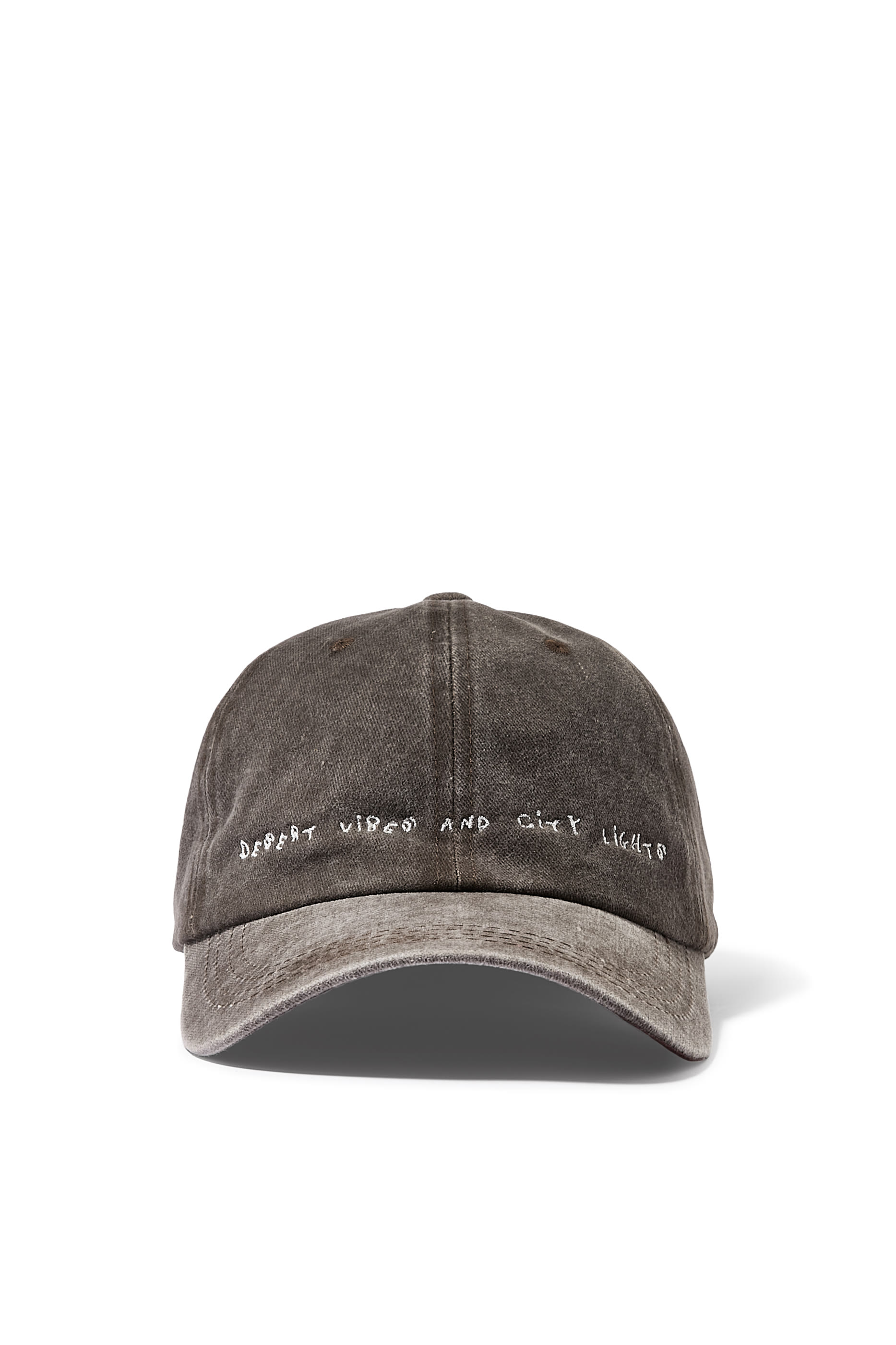 كاب بيسبول بتطريز عبارة ديزرت فايبز اند سيتي لايتس