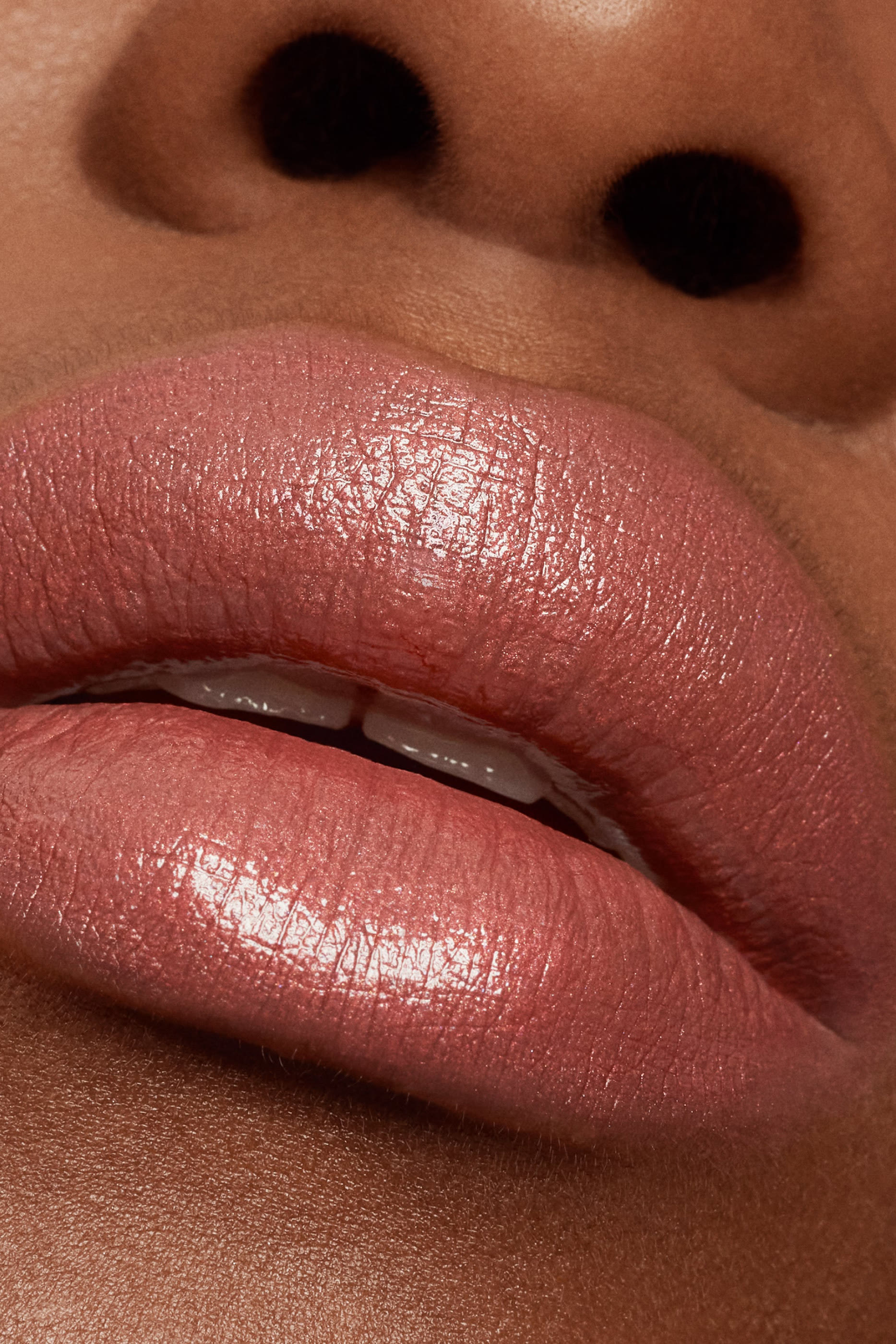 أحمر شفاه لامع