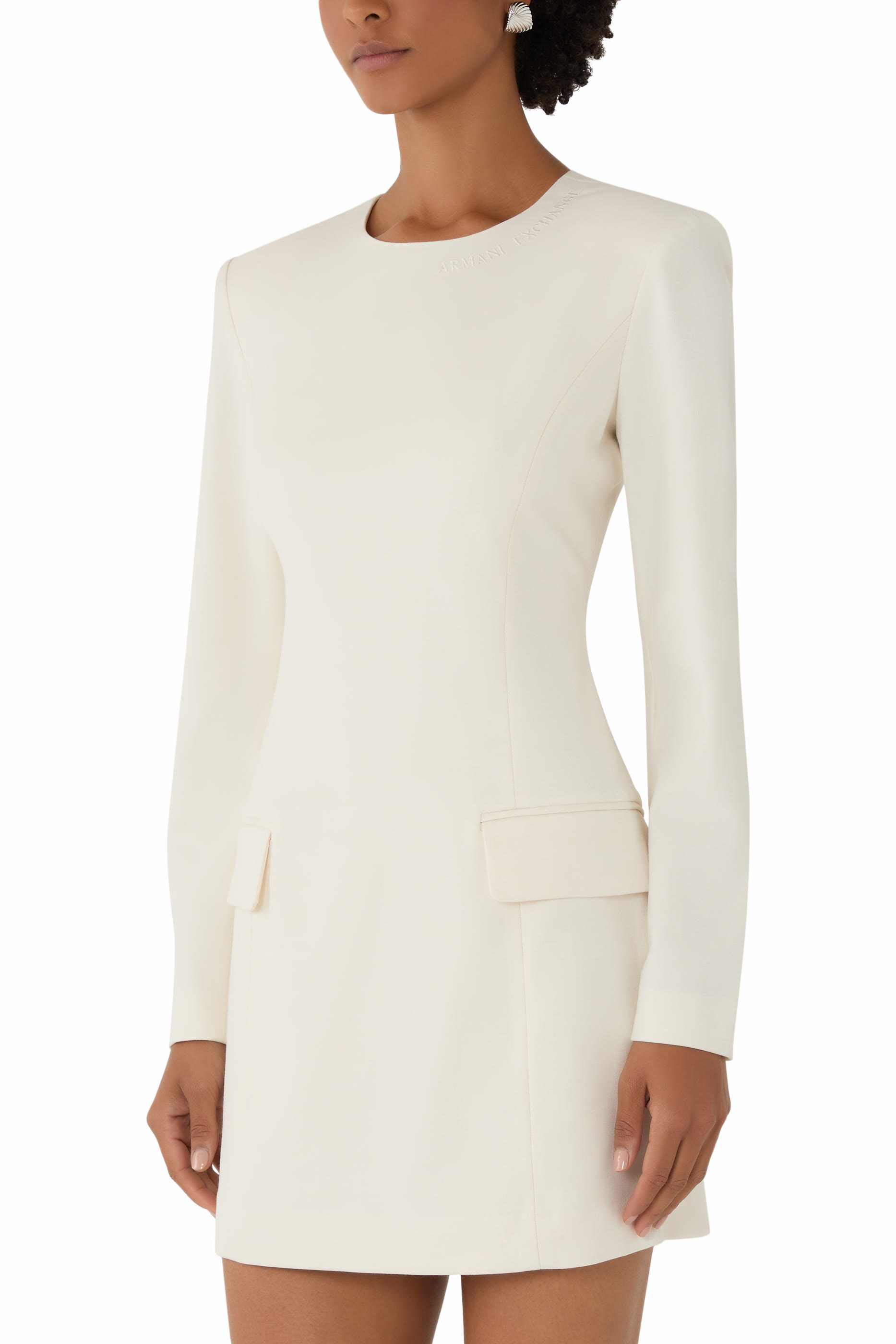 فستان قصير بقصة واسعة