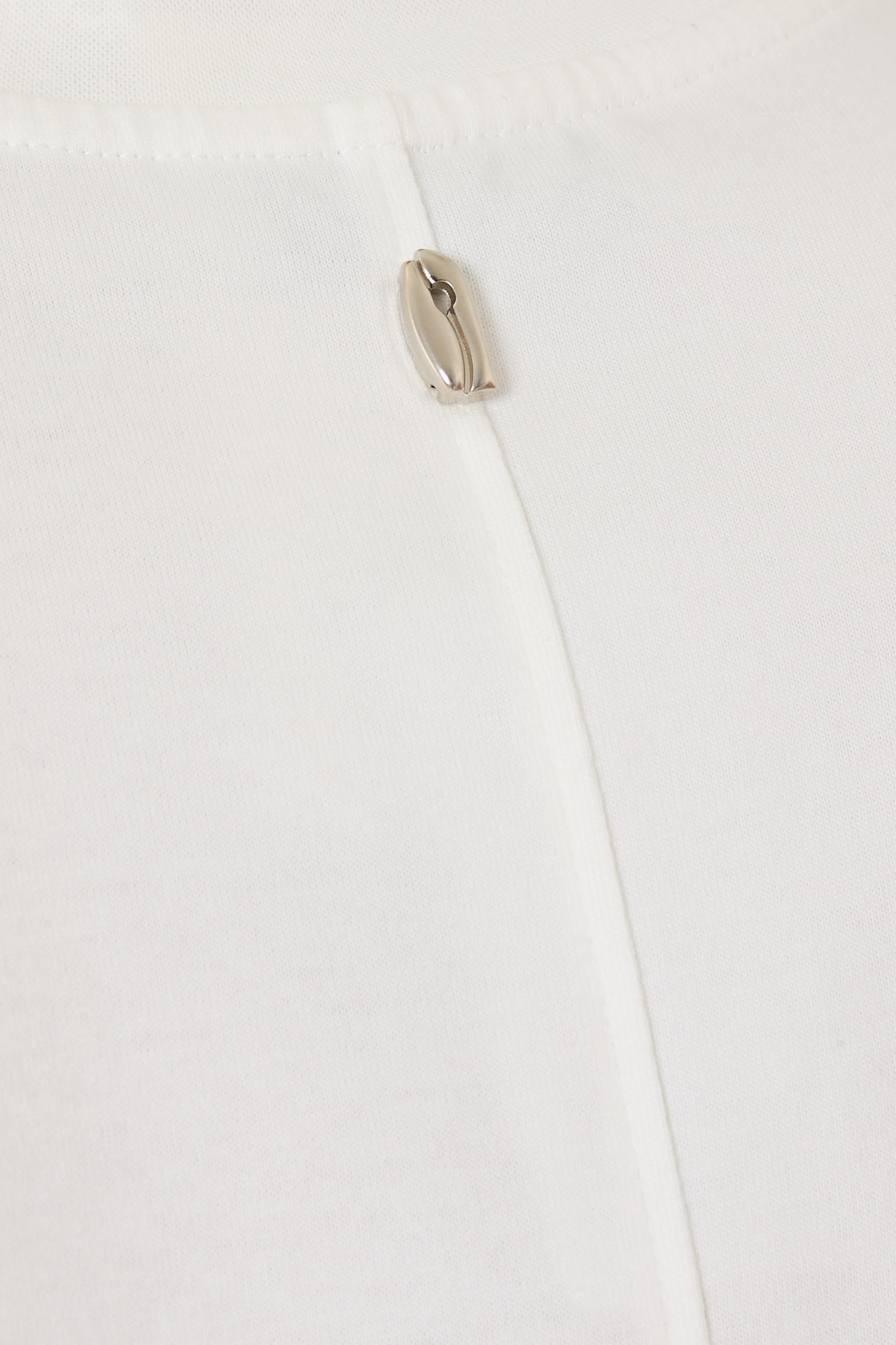 تيشيرت بياقة عالية