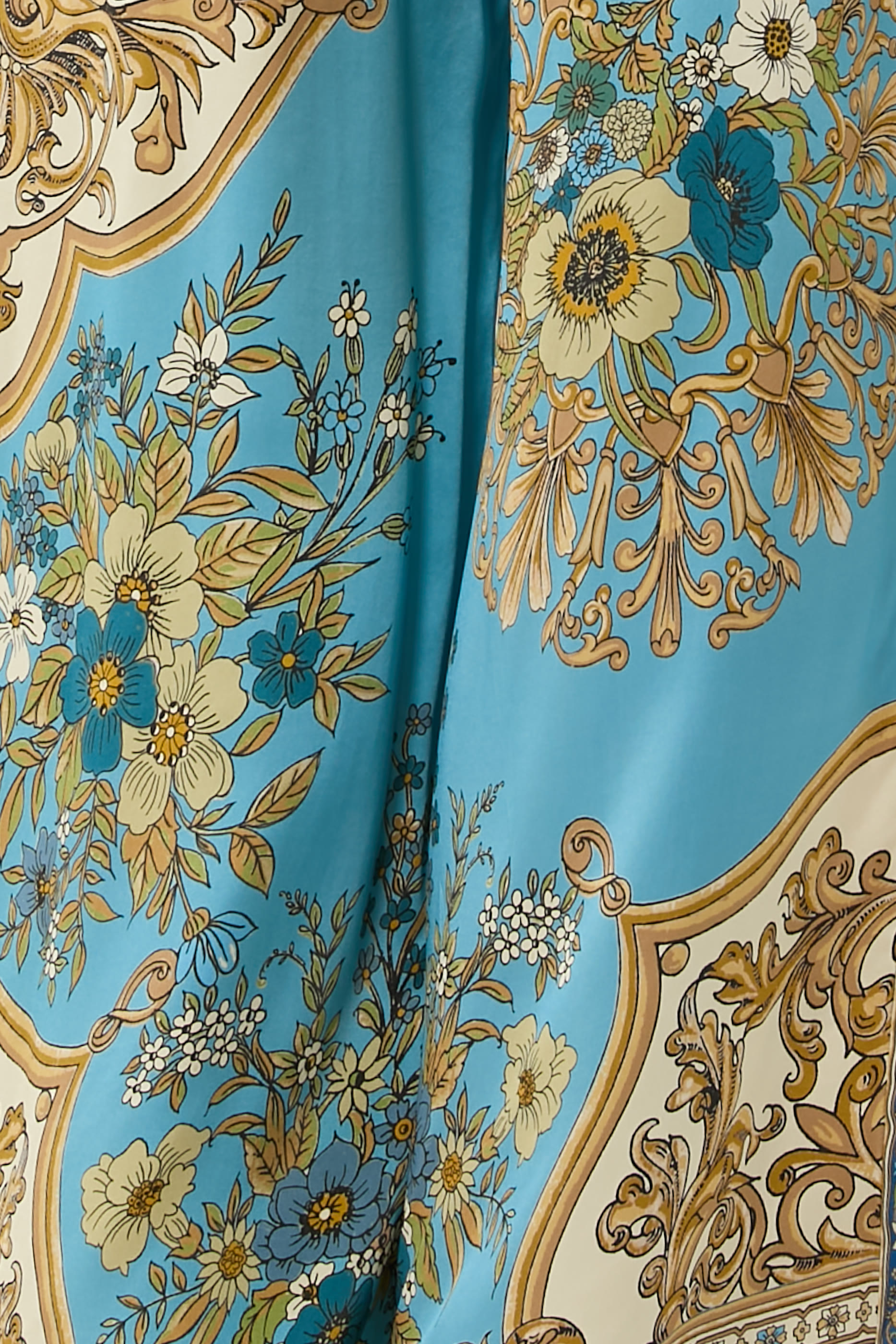 بنطال كاسي حرير