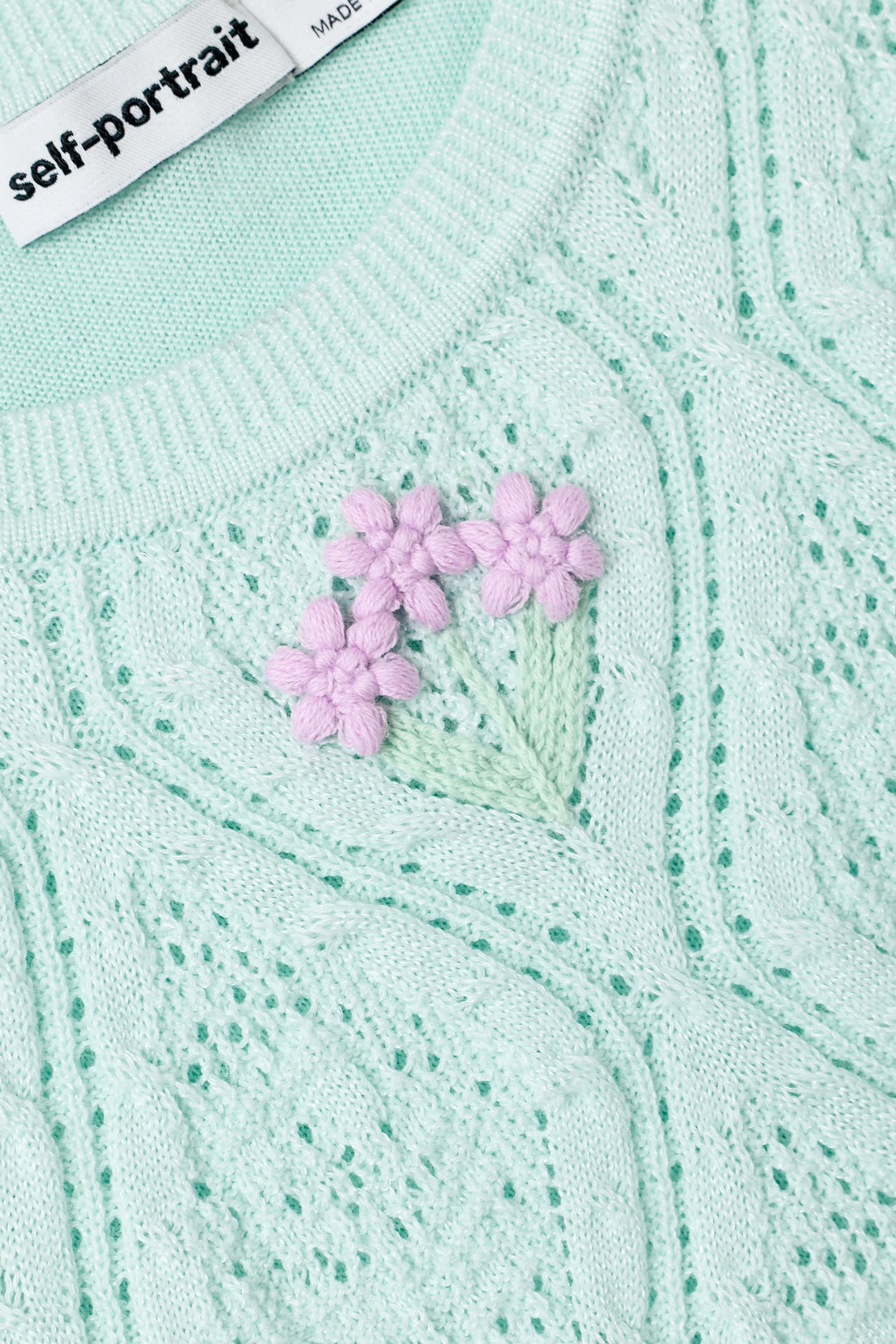 فستان منسوج بزهور مطرزة للأطفال