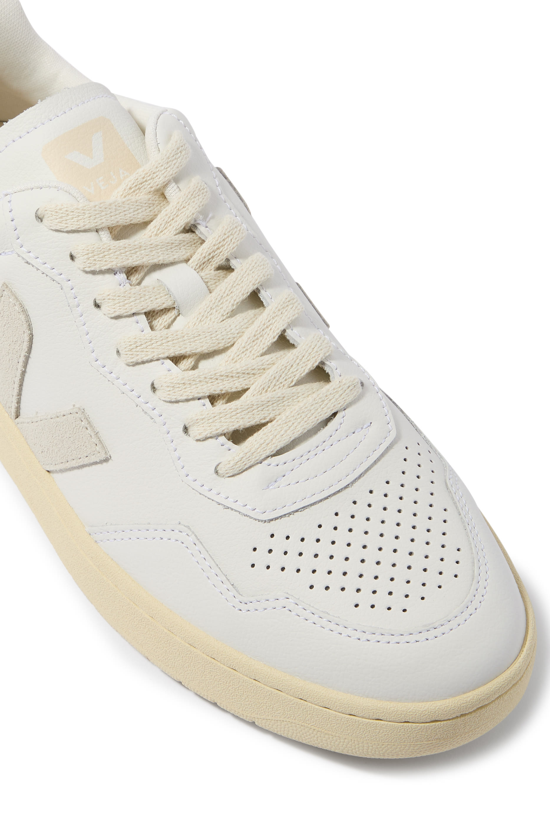 سنيكرز في 90 جلد