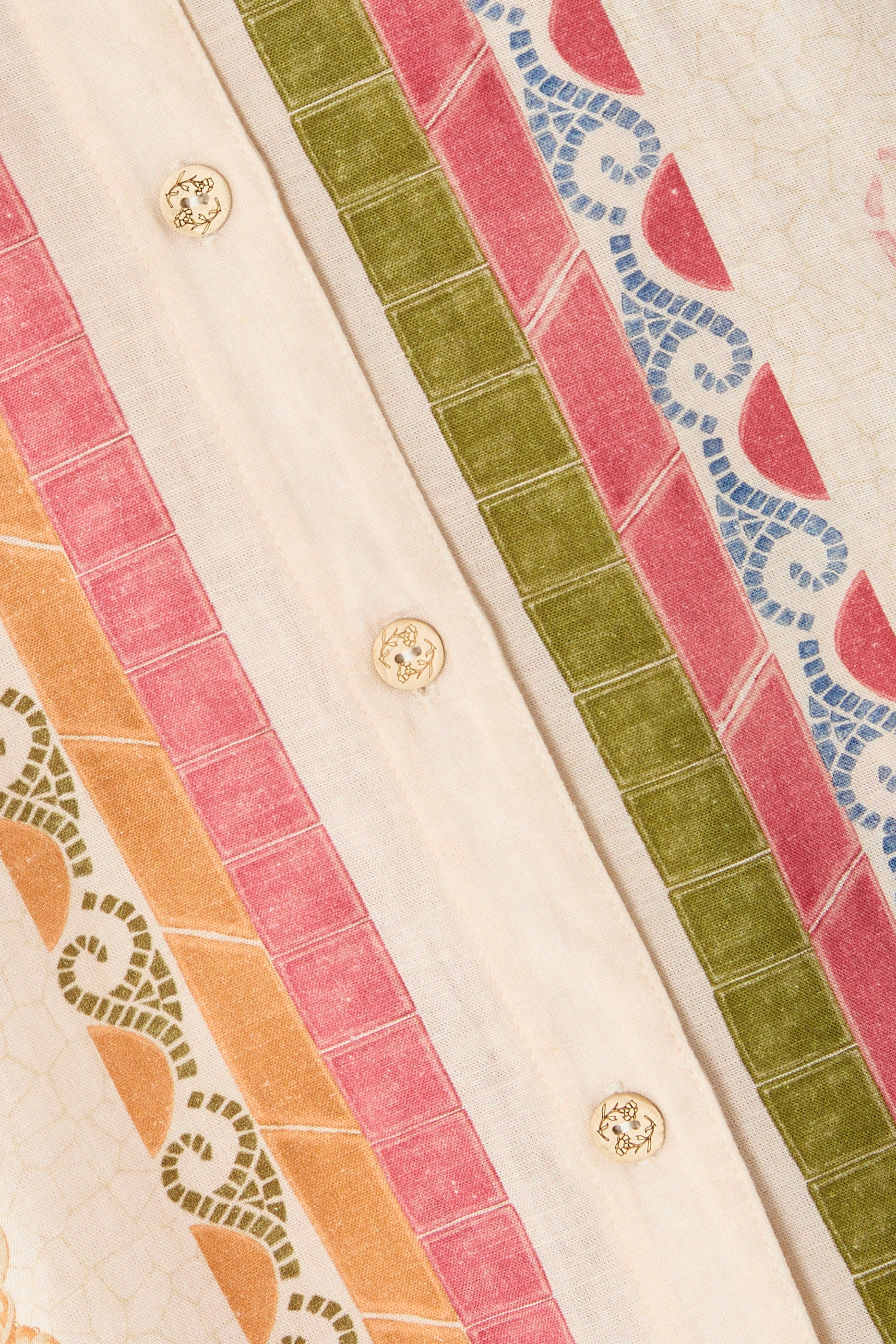 قميص فوار ألي