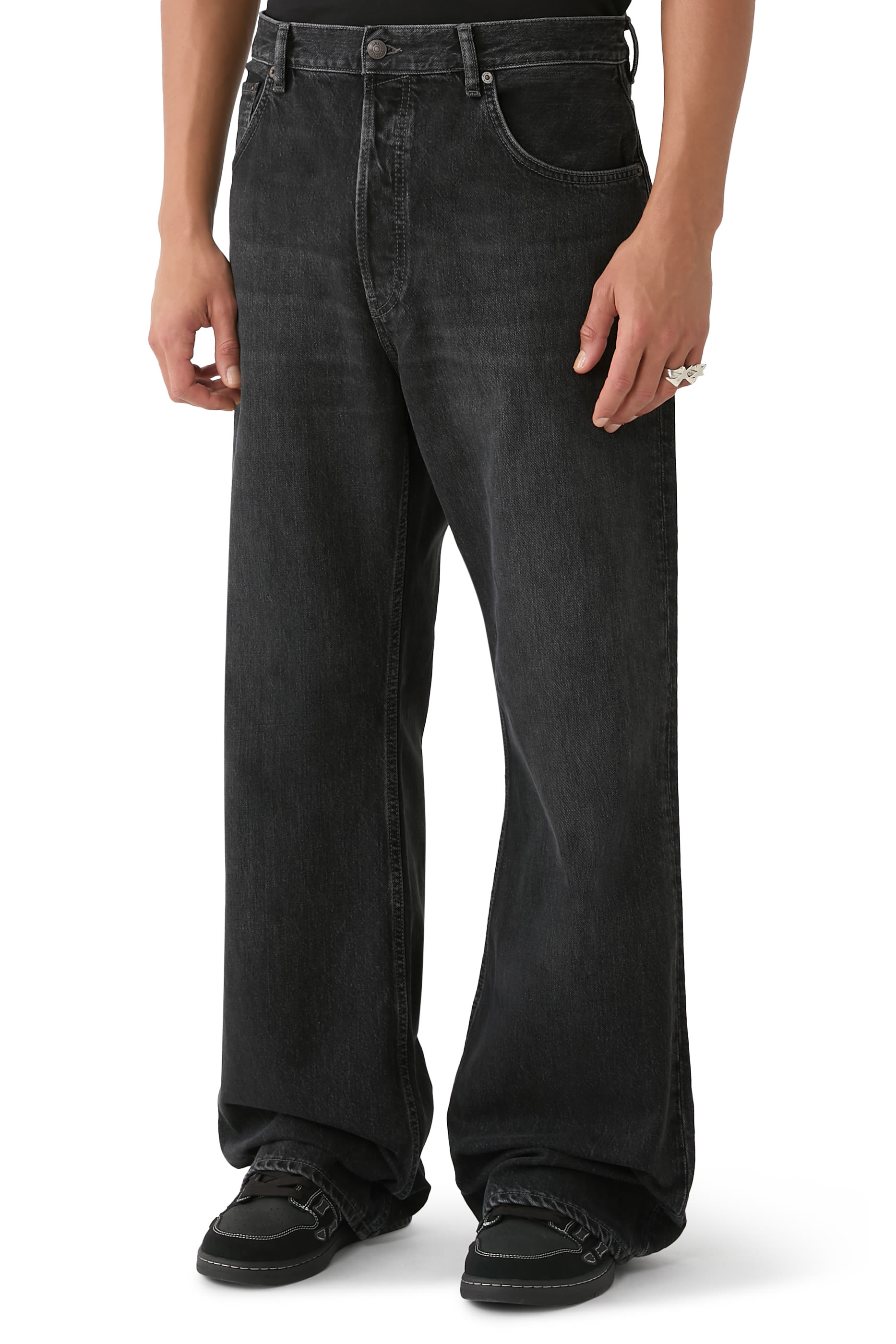 بنطال جينز 2021 ام بقصة واسعة