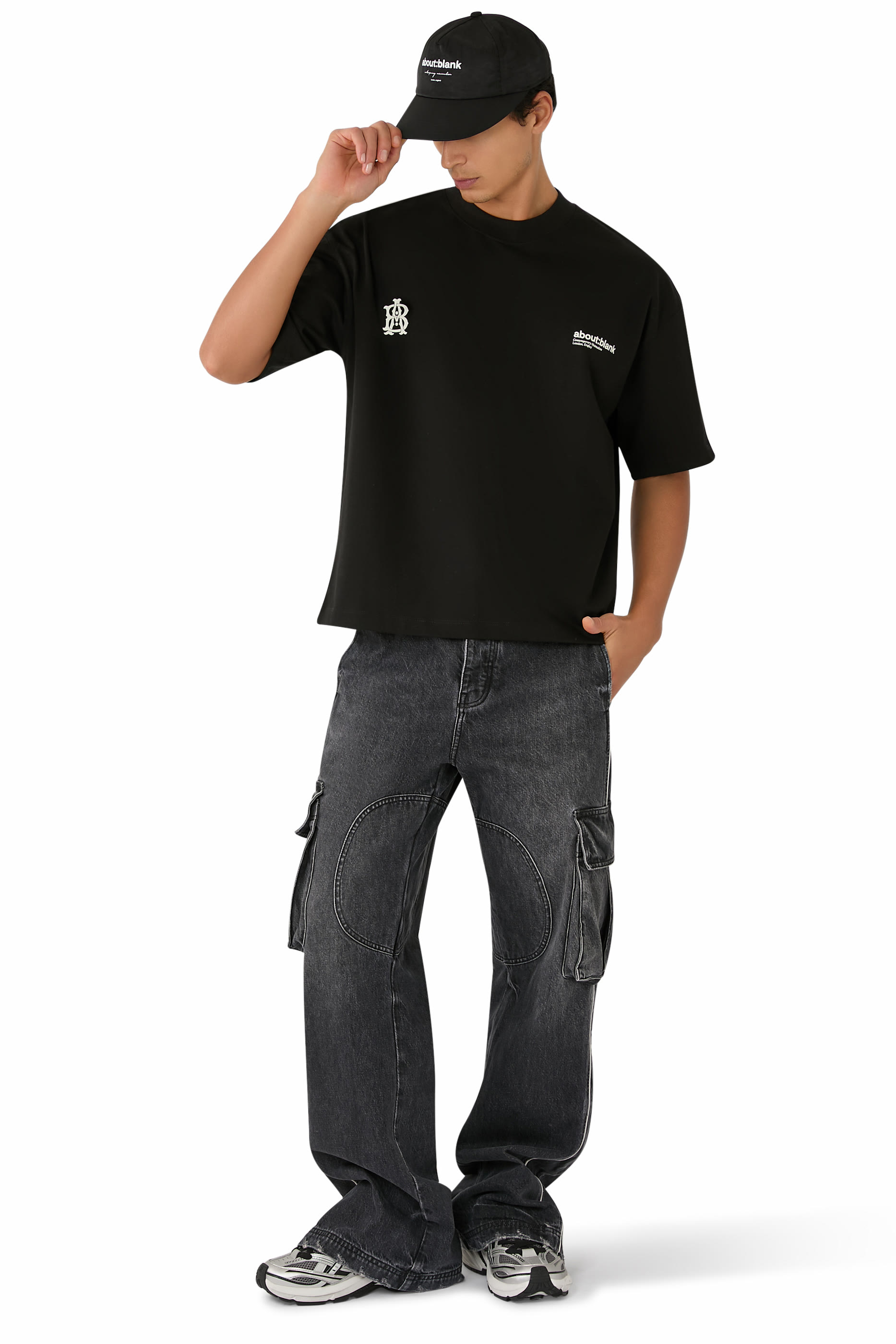 تيشيرت بطبعة مزدوجة لشعار الماركة