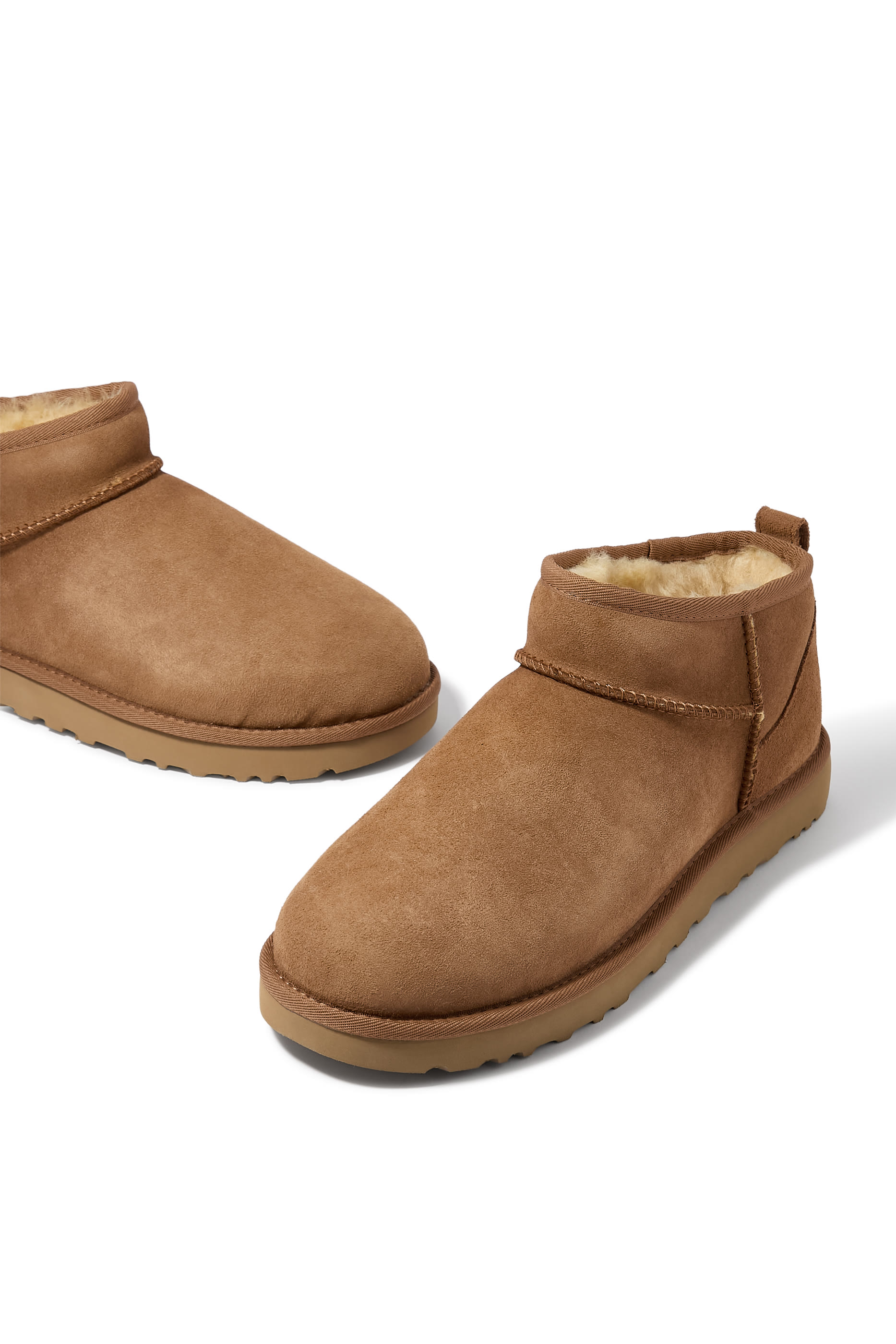 حذاء بوت كلاسيك ميني أولترا