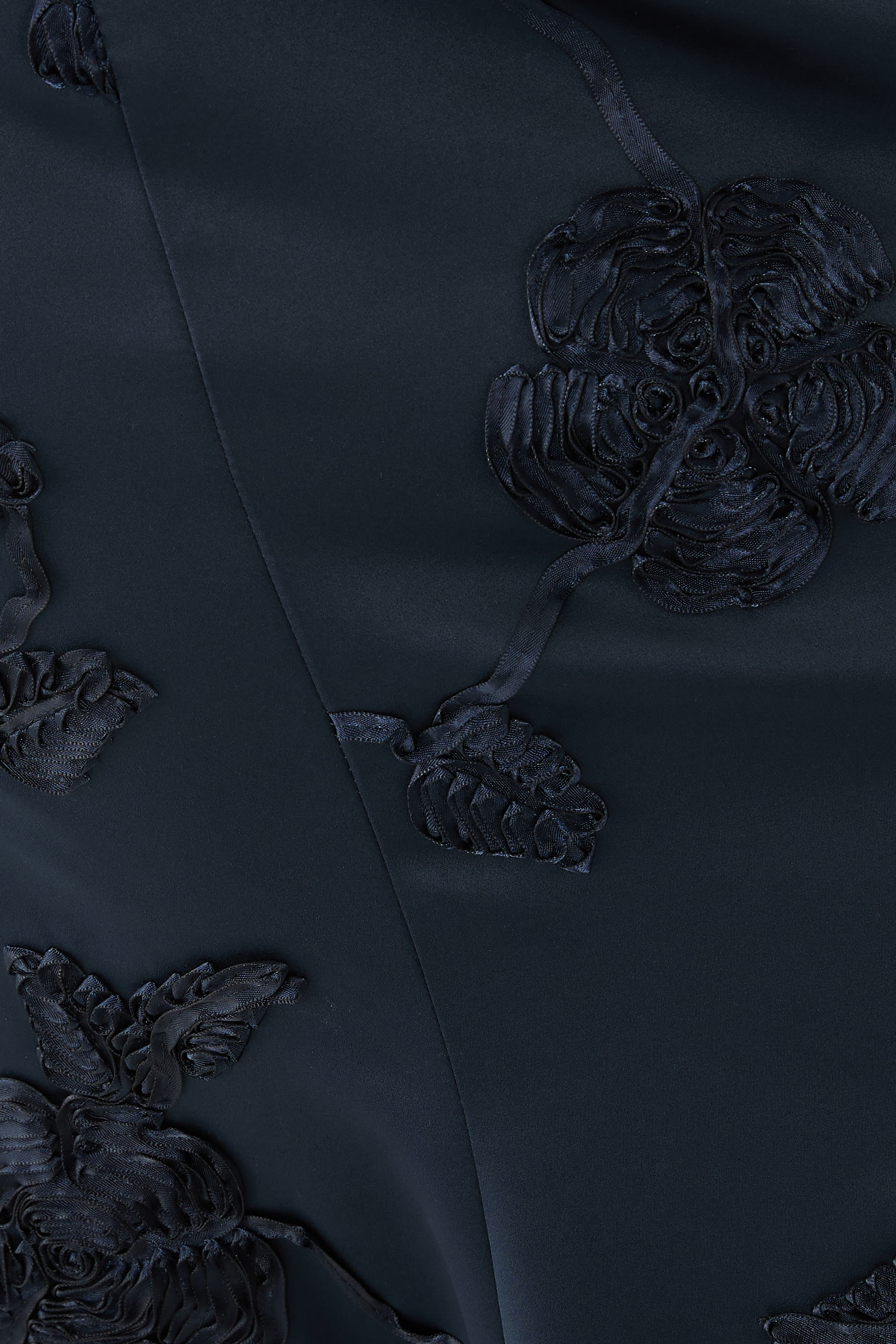 فستان بلا حمالات متوسط الطول مزين بزهور