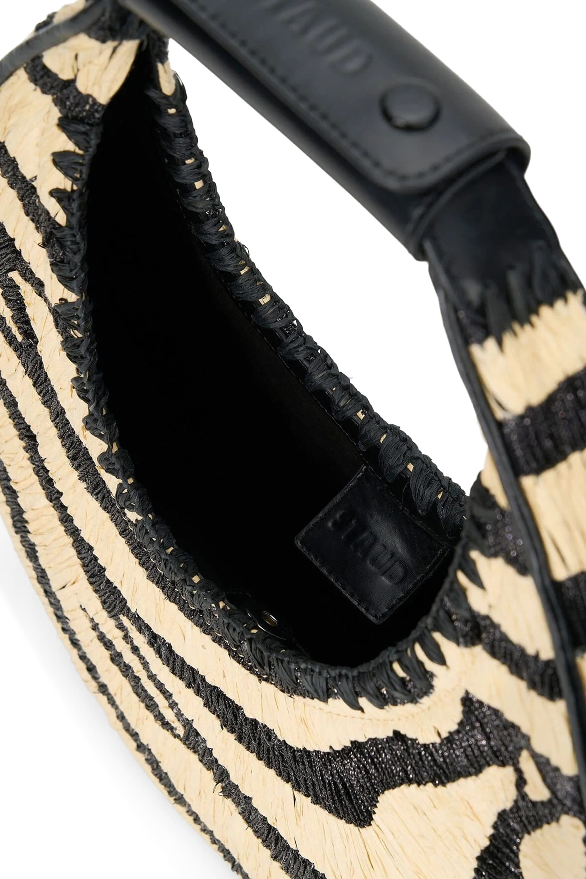 حقيبة بتصميم مقوس خوص