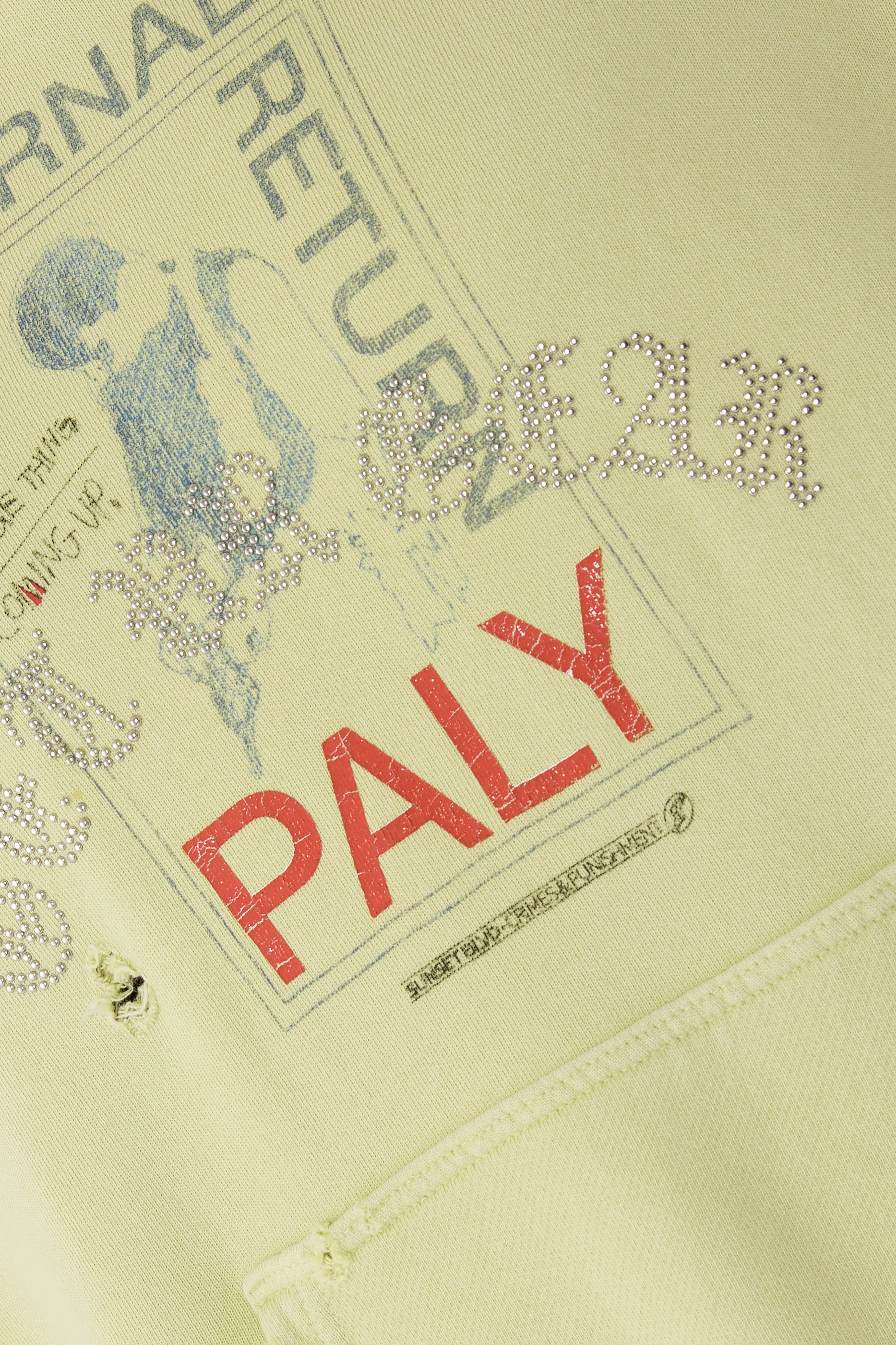 هودي بنقشة غرافيكية بعبارة إيترنل ريتورن