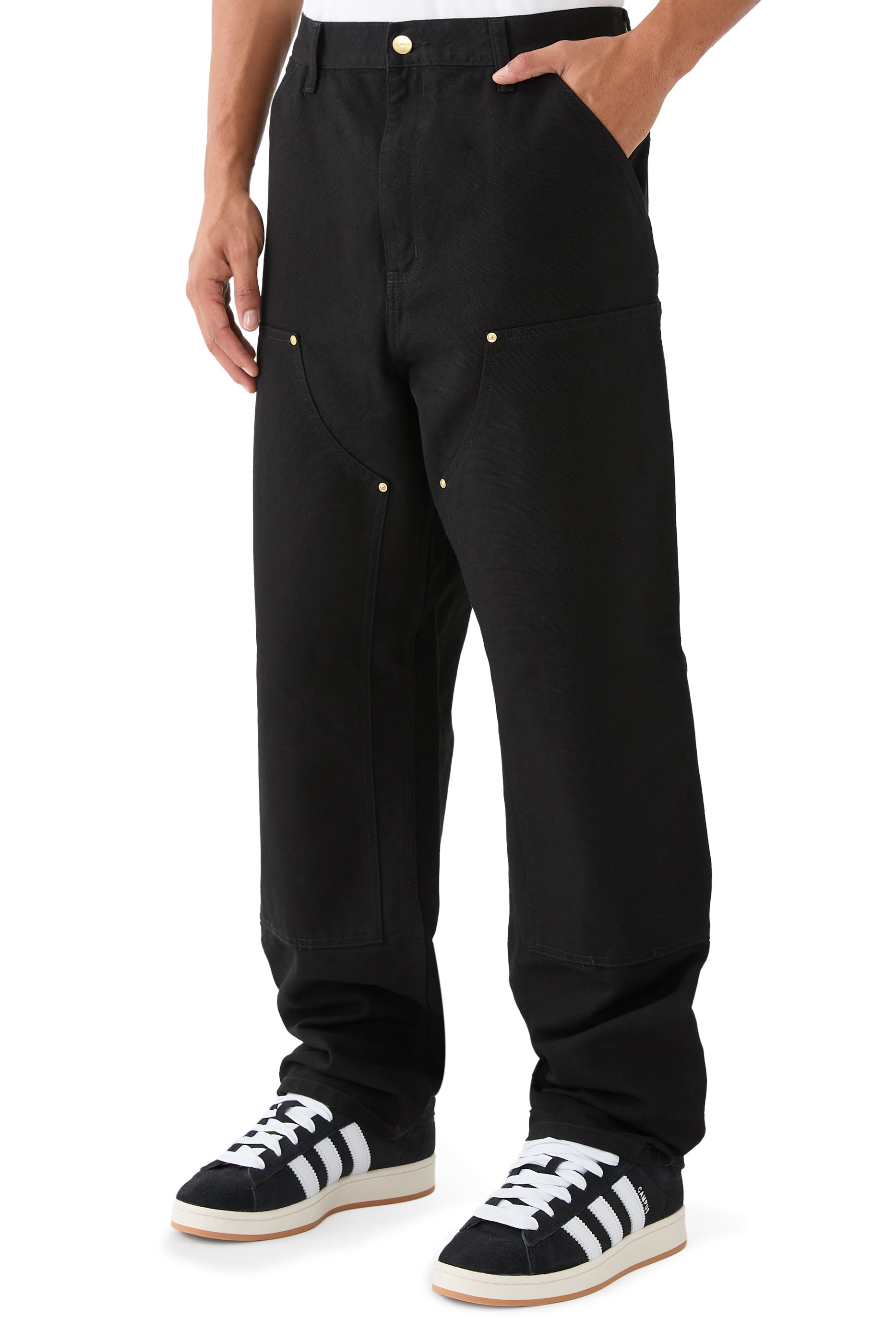 بنطال بطبقة إضافية على الركبتين