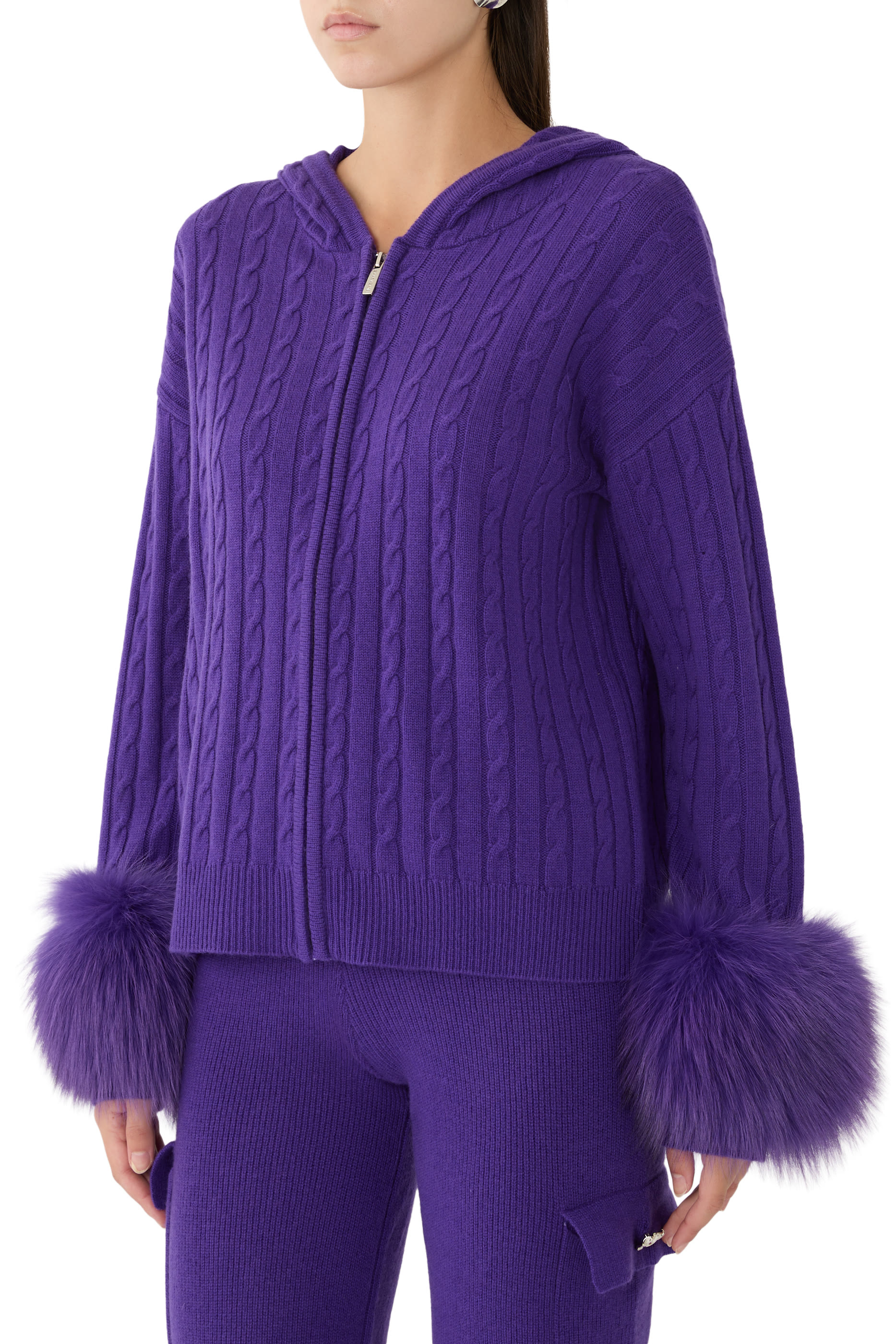 كارديجان منسوج بغرزة الضفيرة بسحاب وأساور فرو صناعي