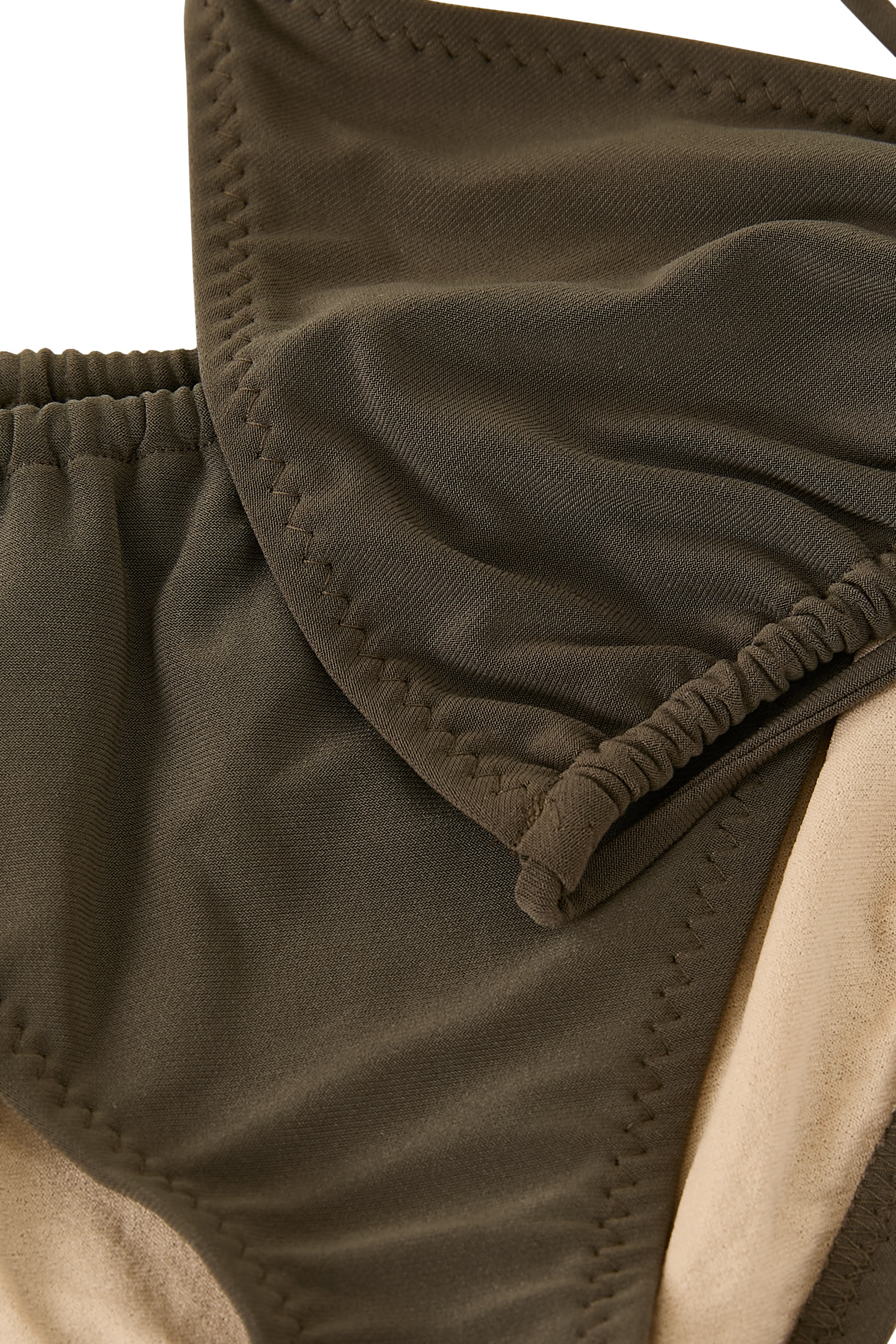 طقم بيكيني بخيوط 