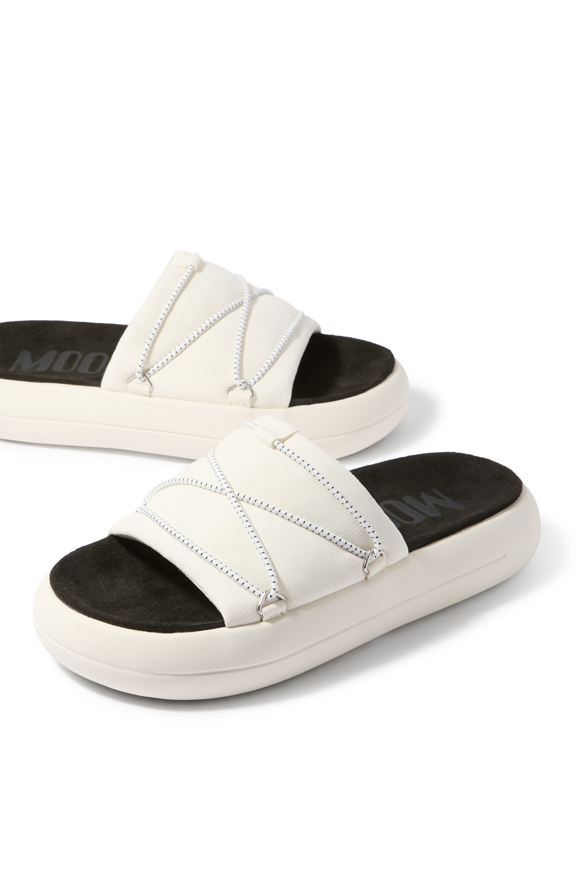 صندل أيكون بنعل عريض وتفاصيل حبل 