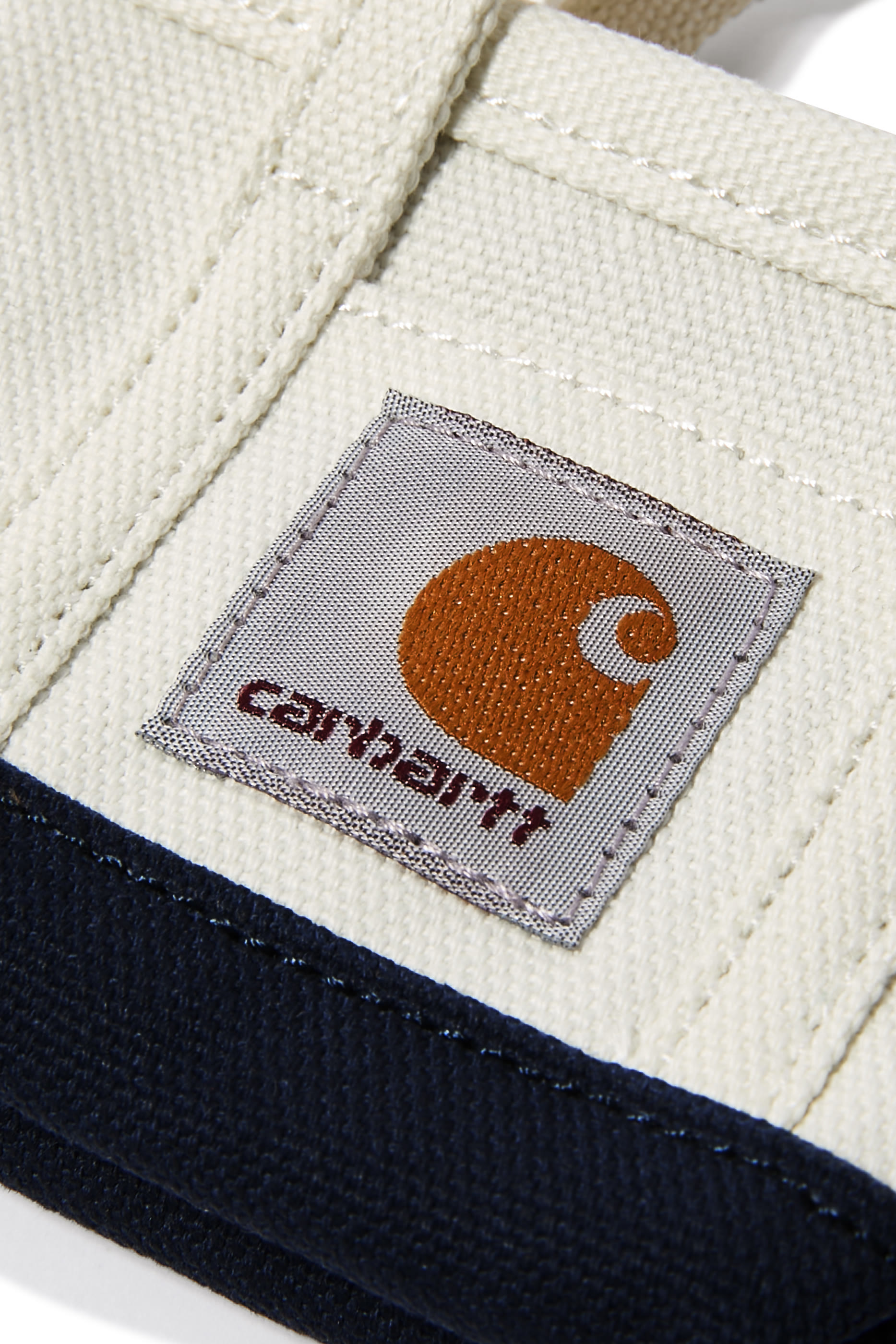 سلسلة مفاتيح بتصميم حقيبة يد صغيرة