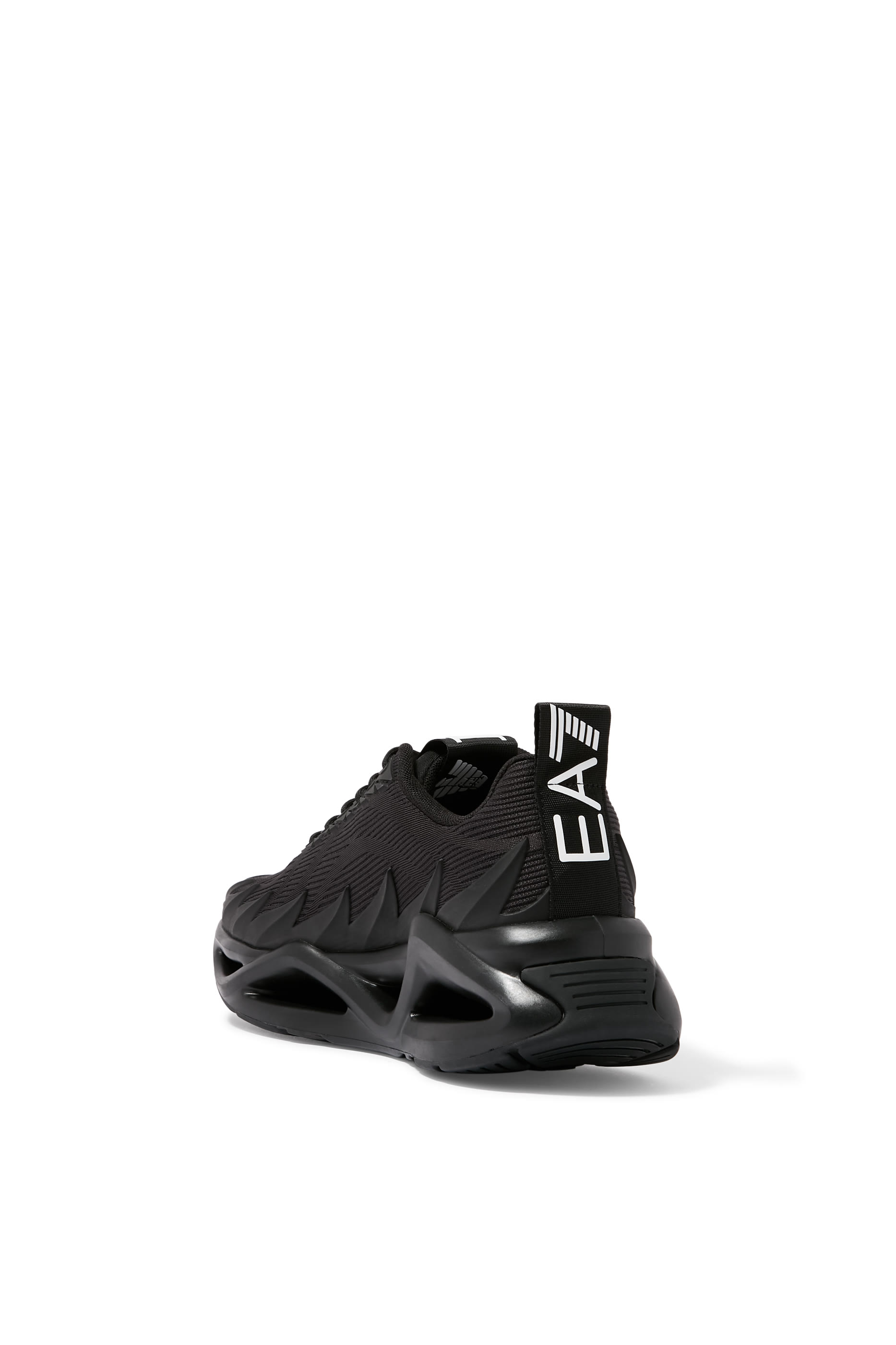 سنيكرز إنفينيتي بتصميم قفص وشعار الماركة