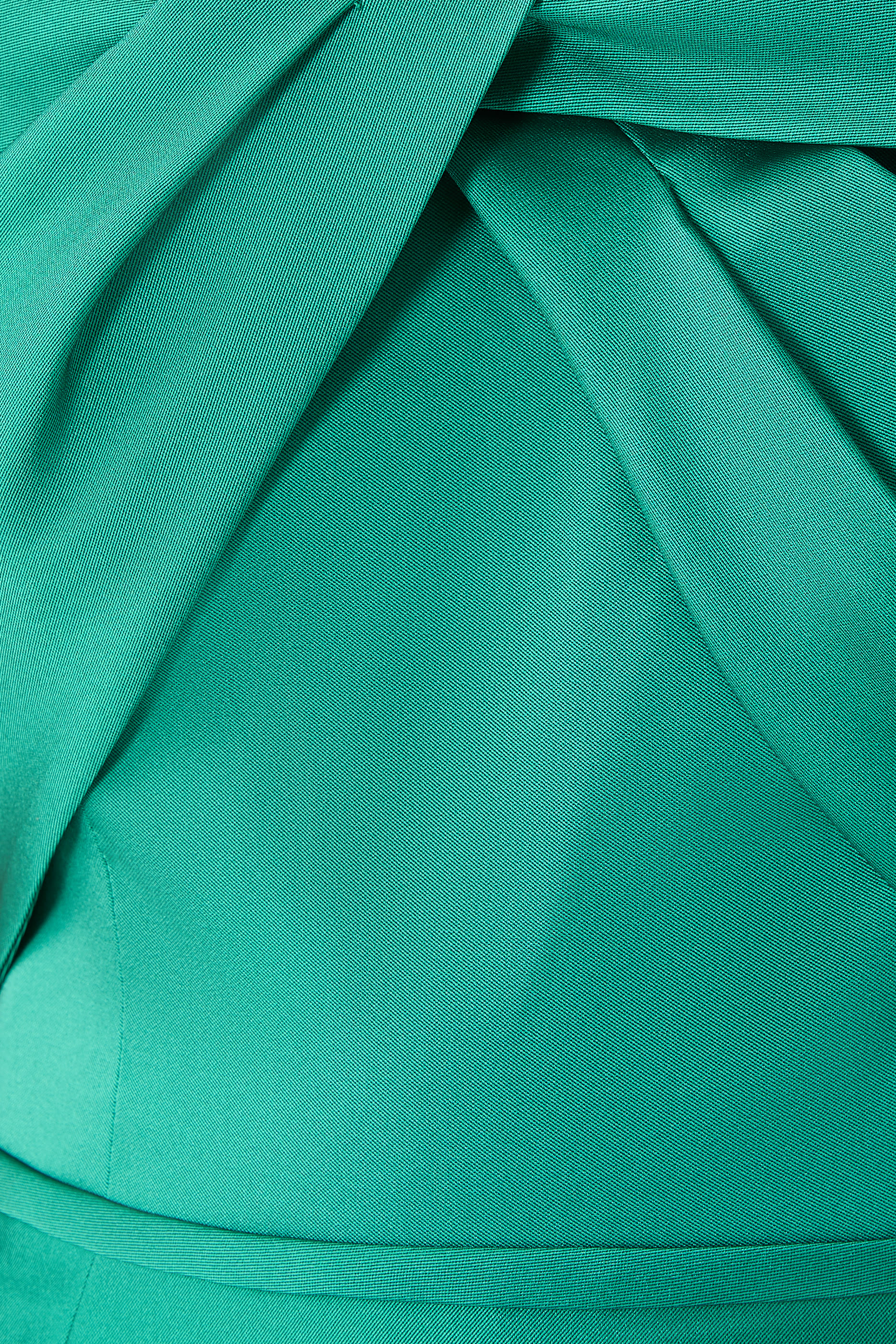 فستان سهرة بتصميم ملفوف وأكتاف مكشوفة ميكادو مطاطي