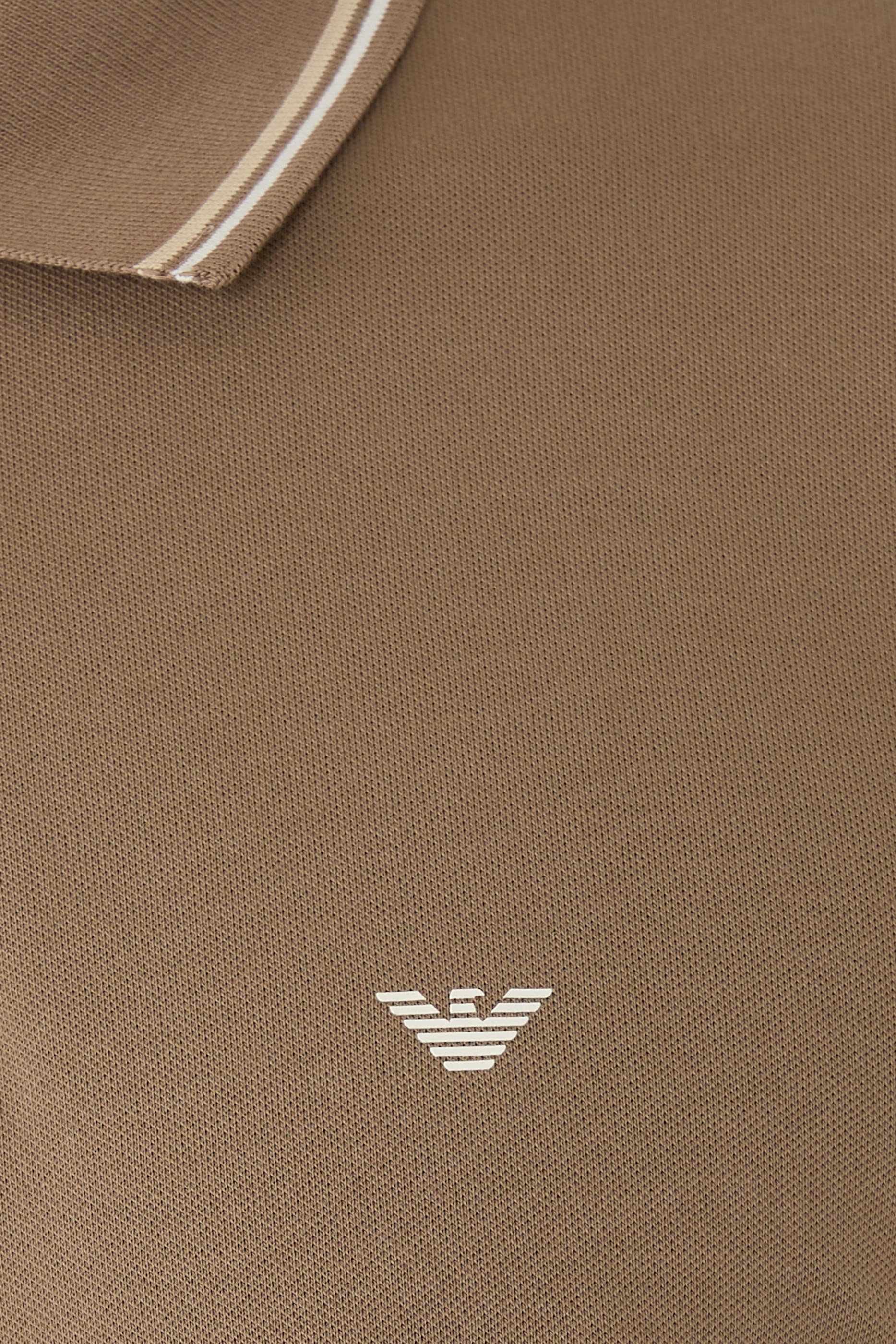 قميص بولو إسنشال كابسول بشعار الماركة