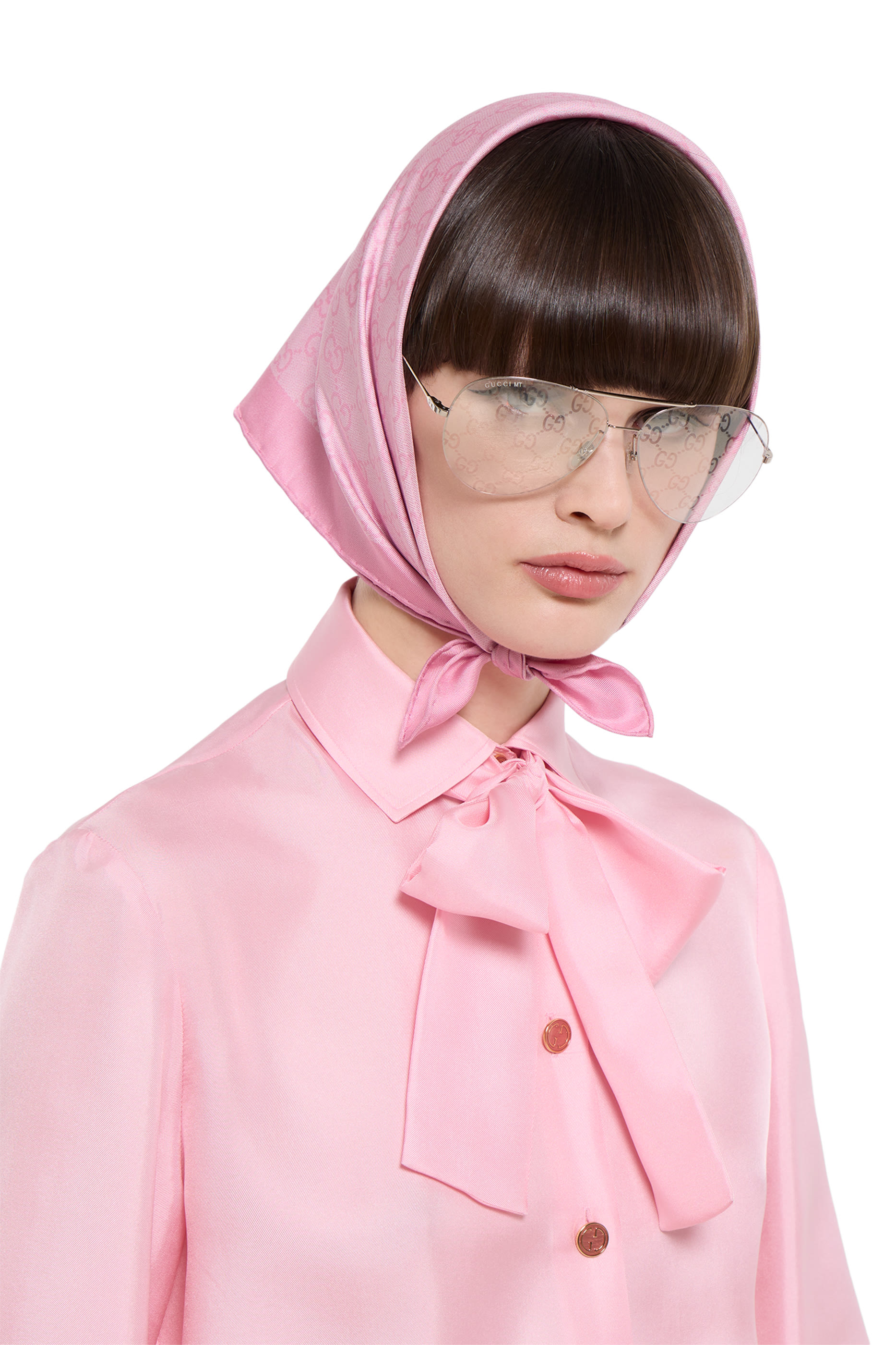 وشاح بطبعة شعار الماركة بالكامل