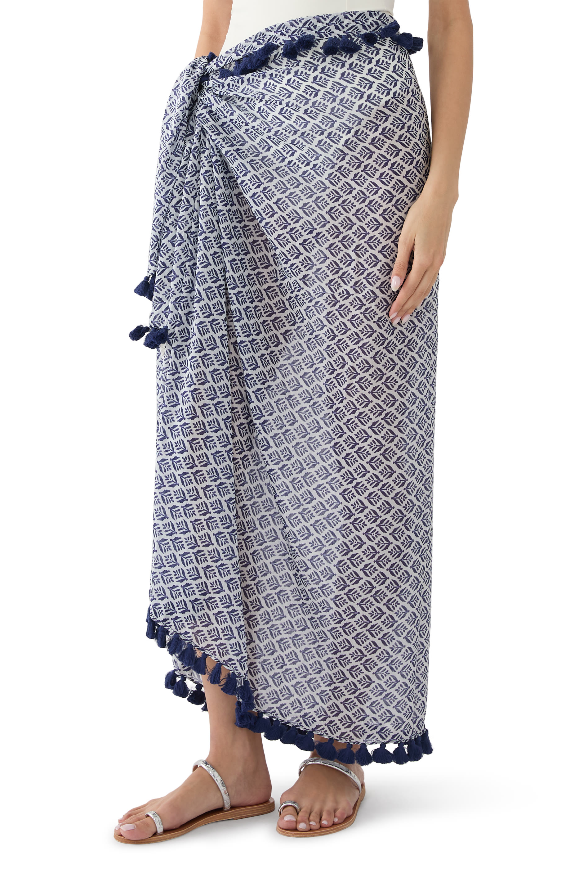 سارونغ كيب كود مزين بالشراشيب 