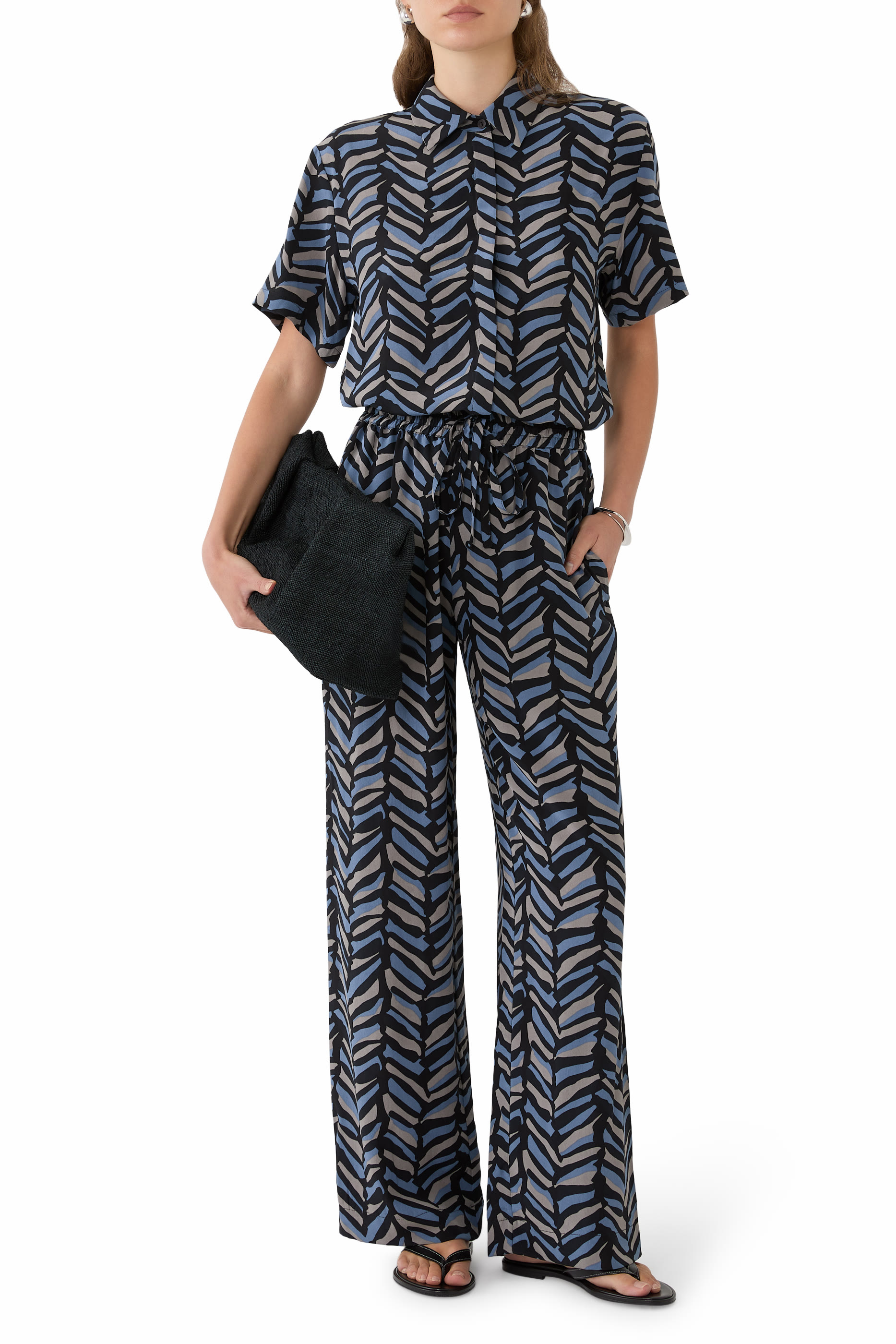 بنطال بقصة ساق مستقيمة ورباط تضييق