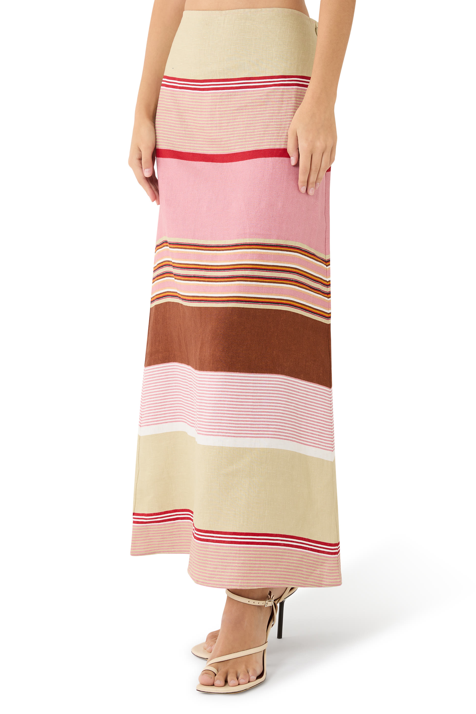 تنورة مارتينا طويلة