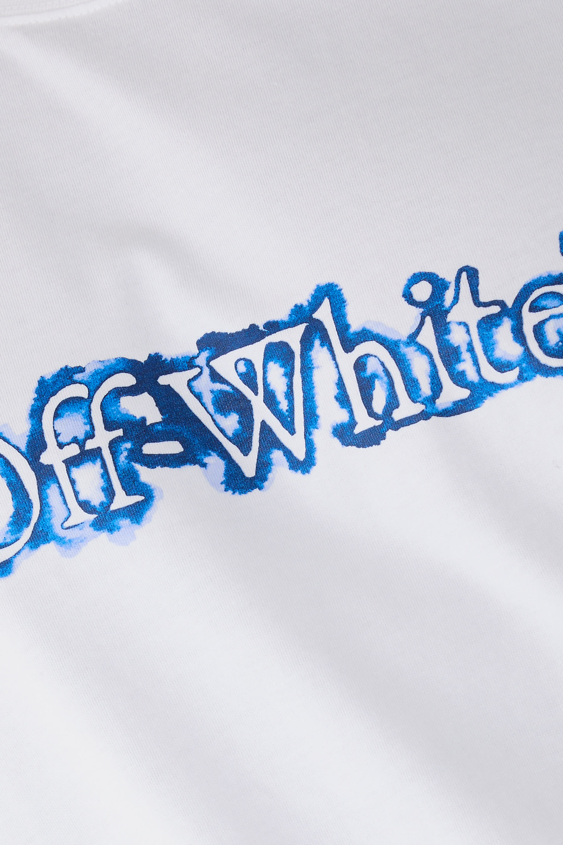 تيشيرت سكيت بنقشة أسهم بتصميم سحاب وشعار الماركة