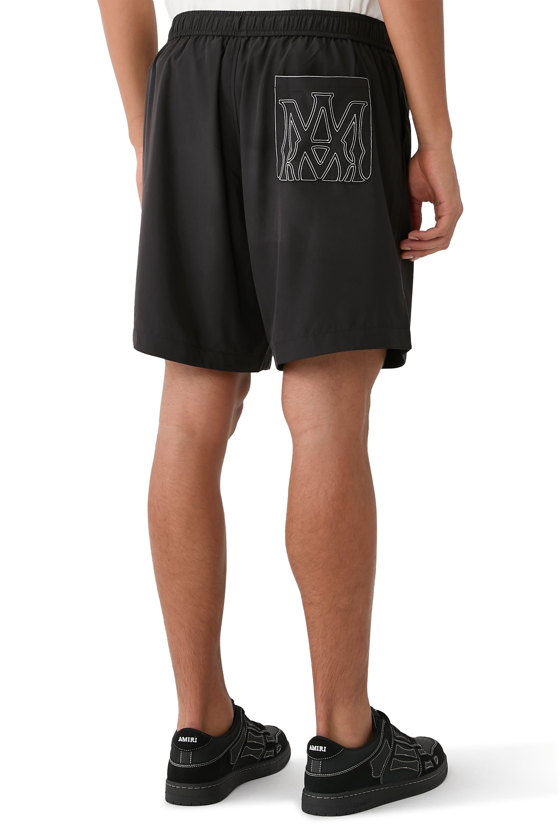 شورت ام ايه بشعار الماركة