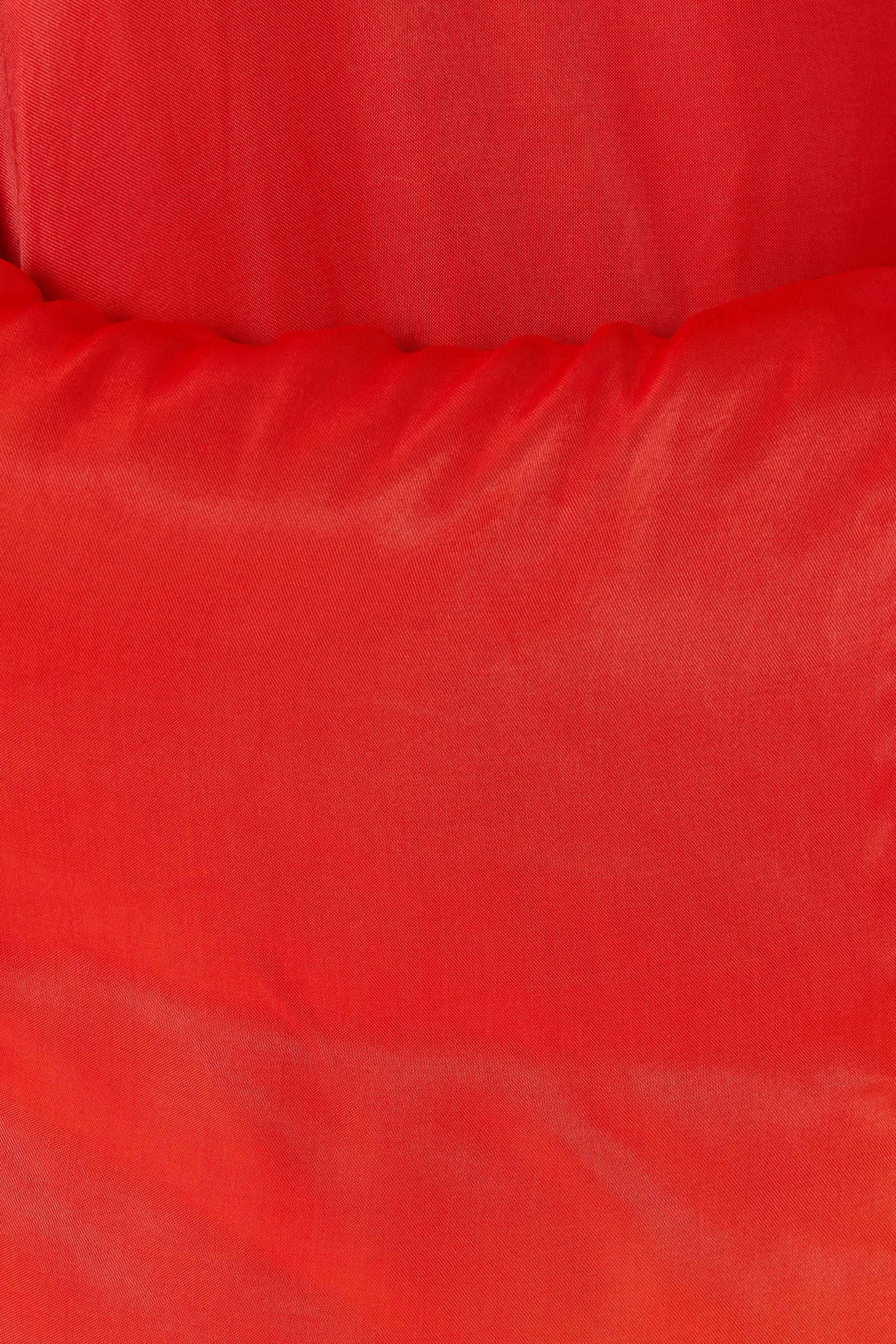 فستان ساتو بكتف مكشوف