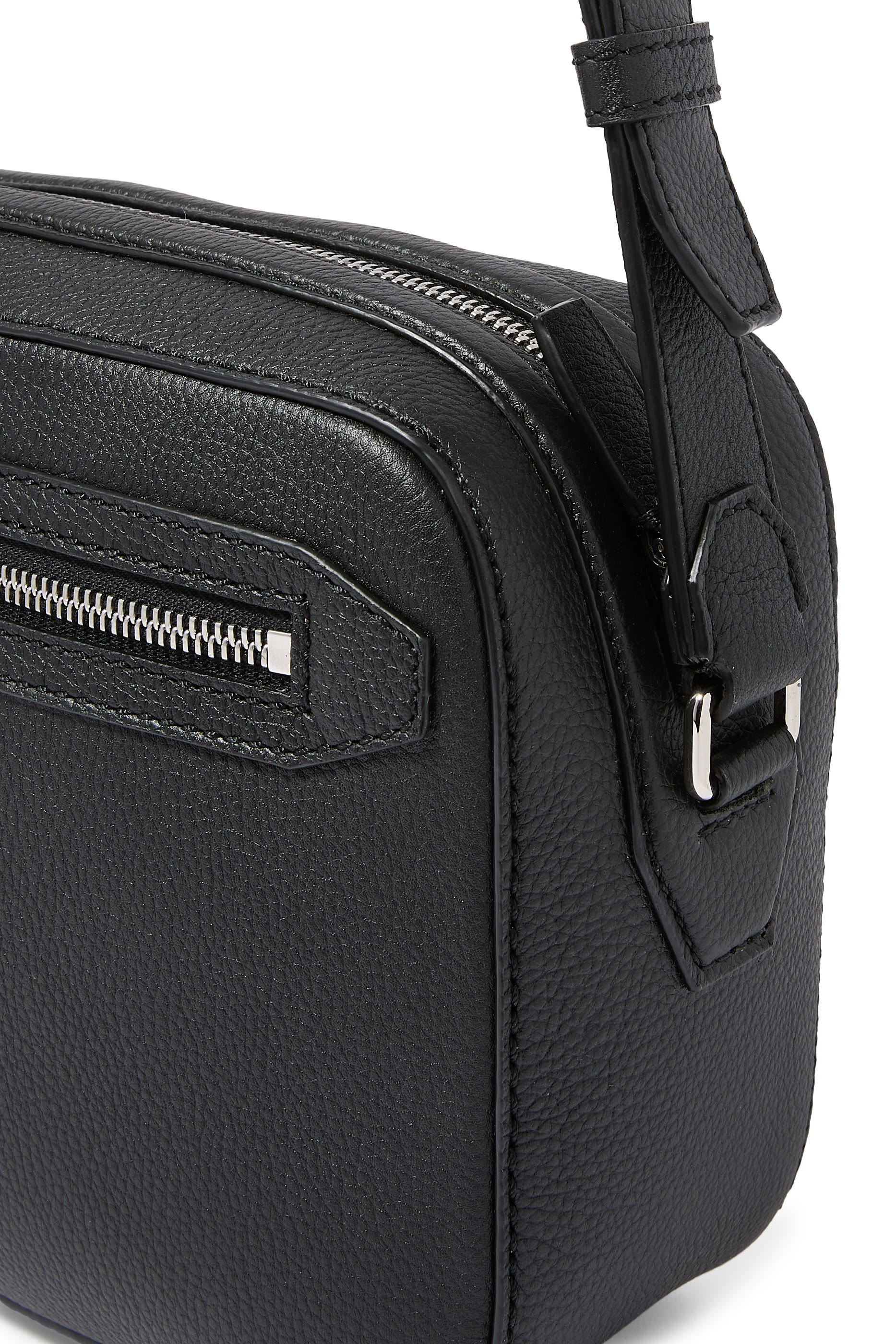 حقيبة كروس بشعار الماركة